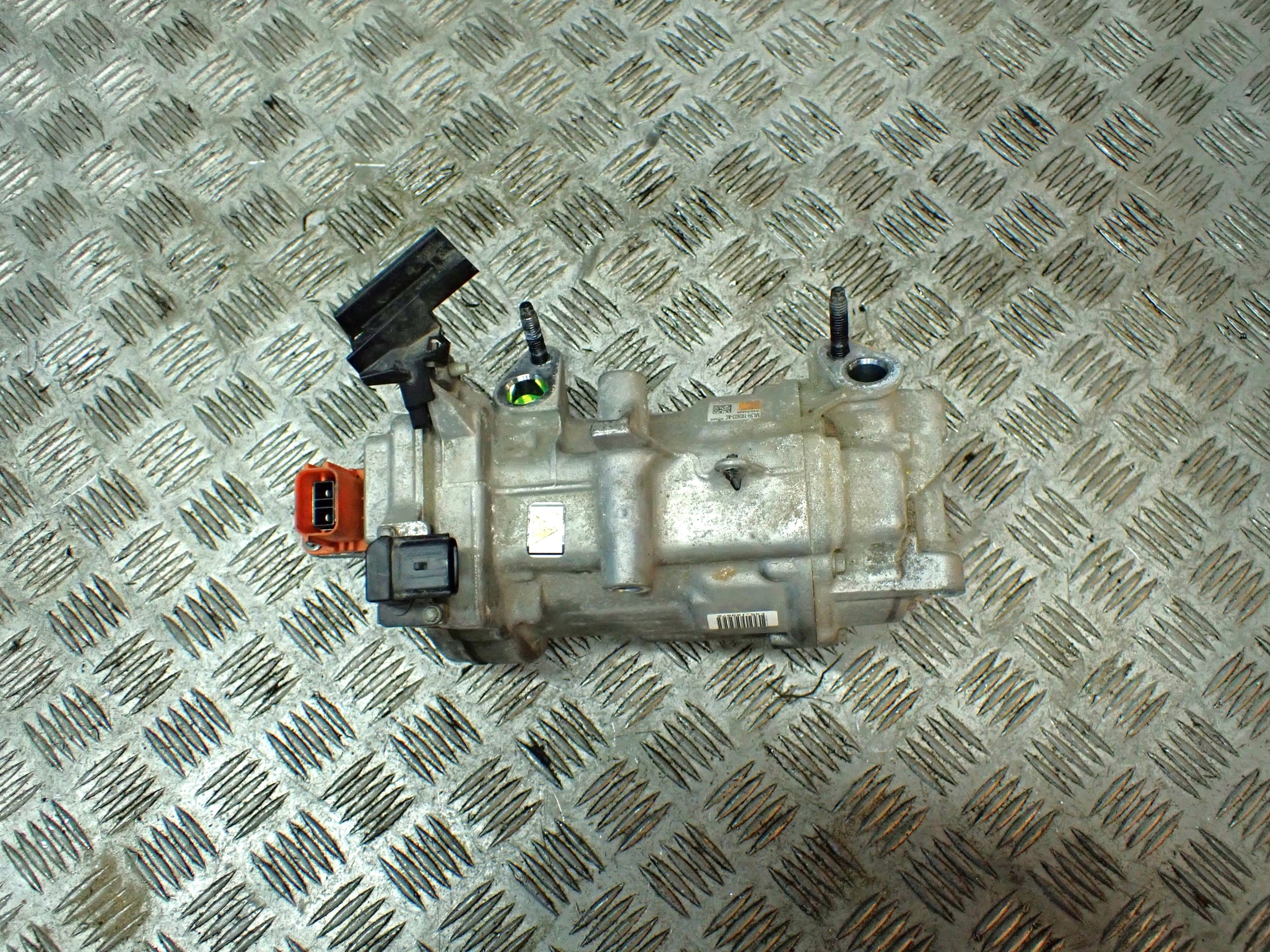 компрессор кондиционера FORD F150 гибрид 2021-