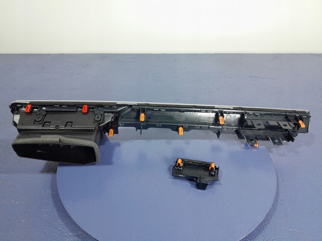 TOYOTA COROLLA XII E21 молдинг консоли 55662-02650