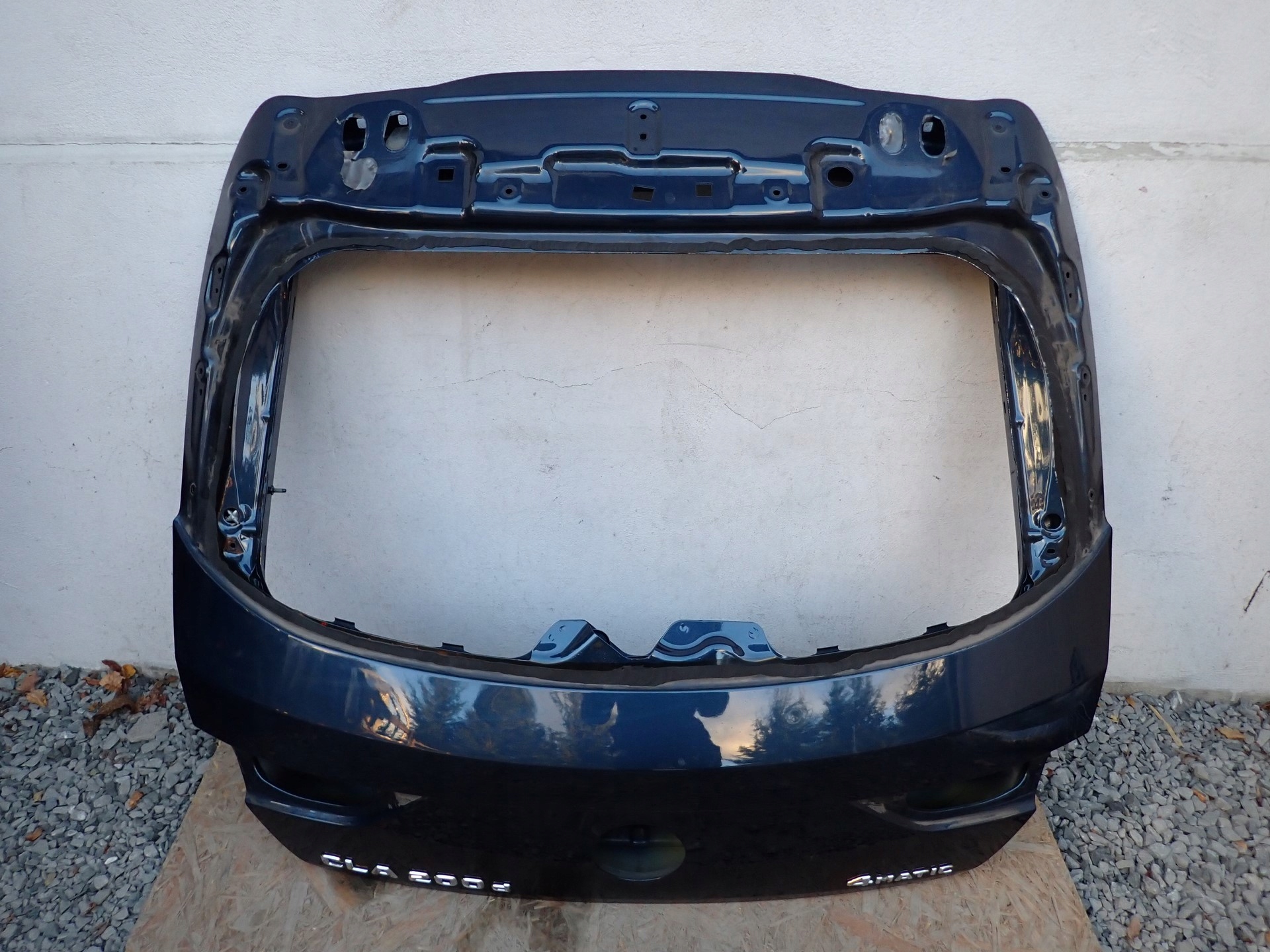 КРЫШКА ЗАД. MERCEDES КЛА 118 СТРЕЛЬБА НОМЕР УНИВЕРСАЛ