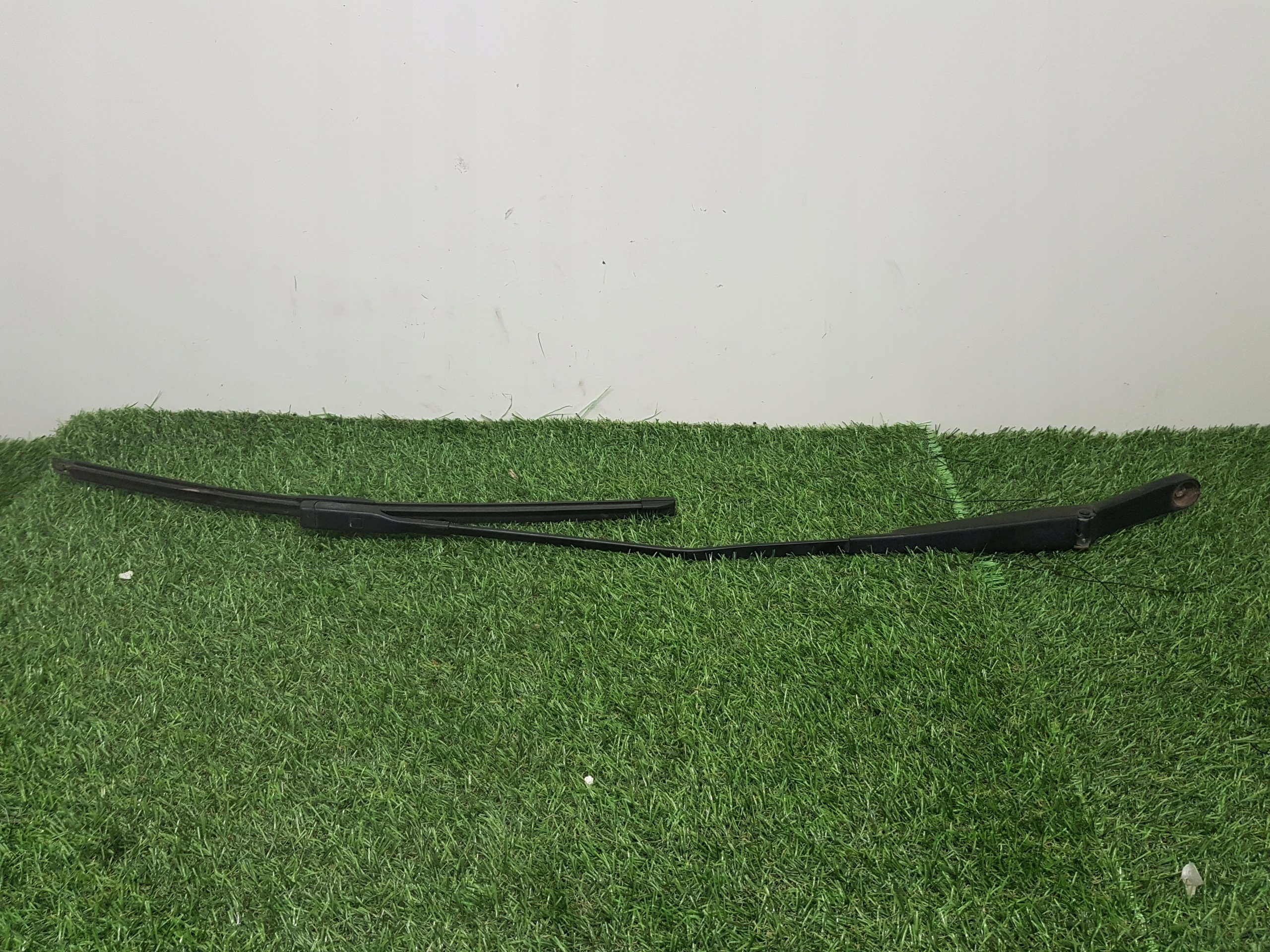 wiper arm front right AUDI A6-C7 4G1955408D
