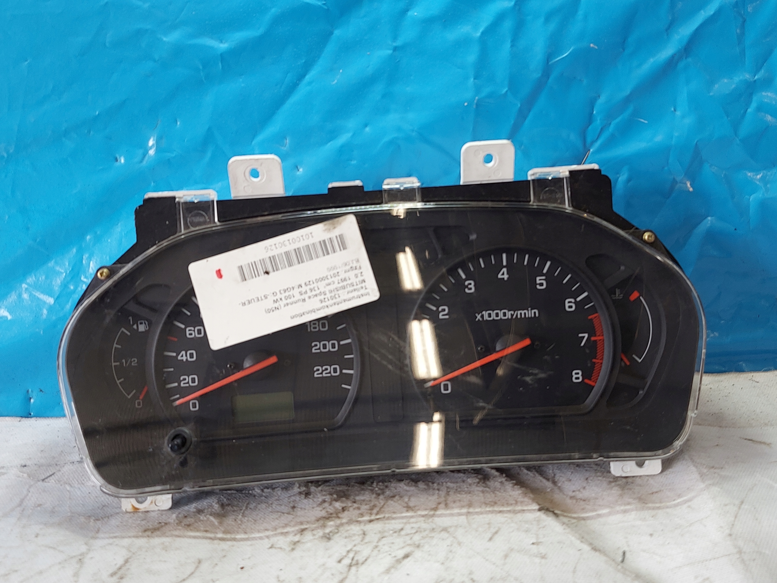 dials clock MITSUBISHI SPACE RUNNER 2.0 MR381545