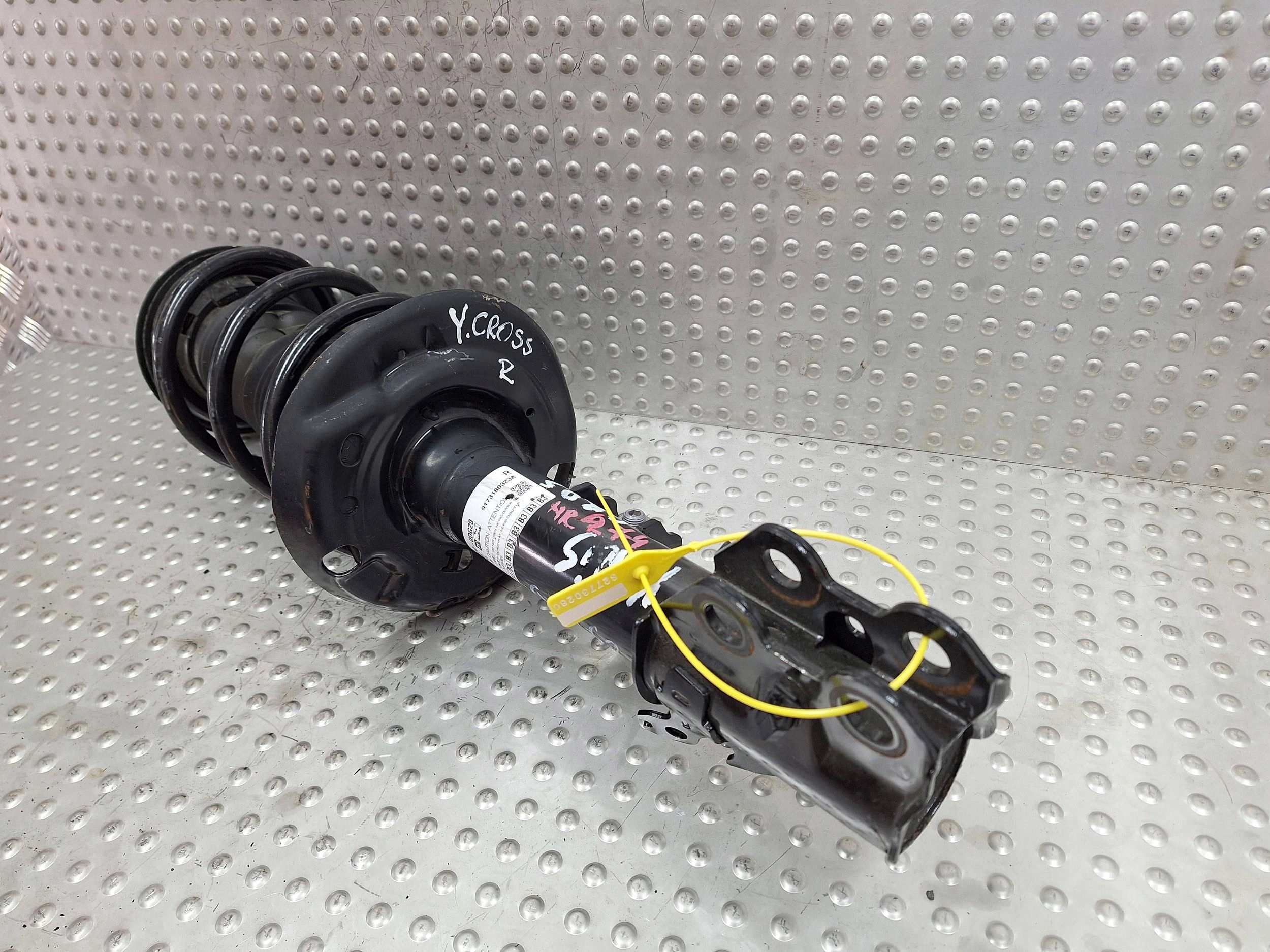 shock absorber right front TOYOTA YARIS CROSS 20-26 48510-0DG20