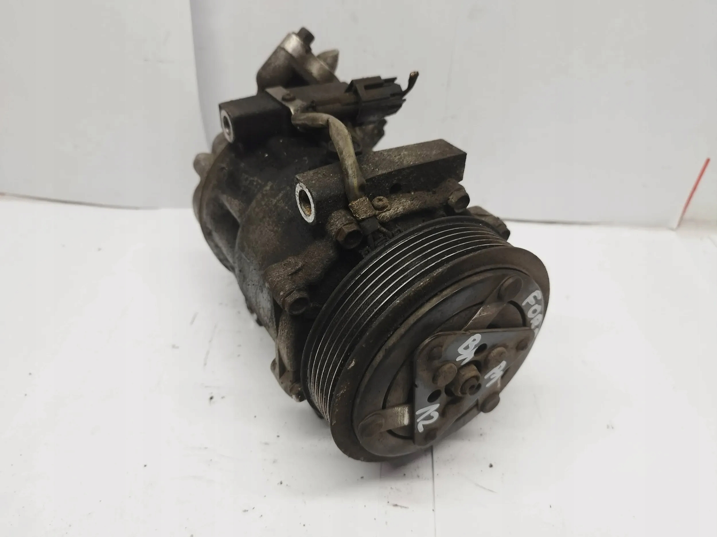 compressor; compressor of the air conditioning Ford 3M5H19D629SA