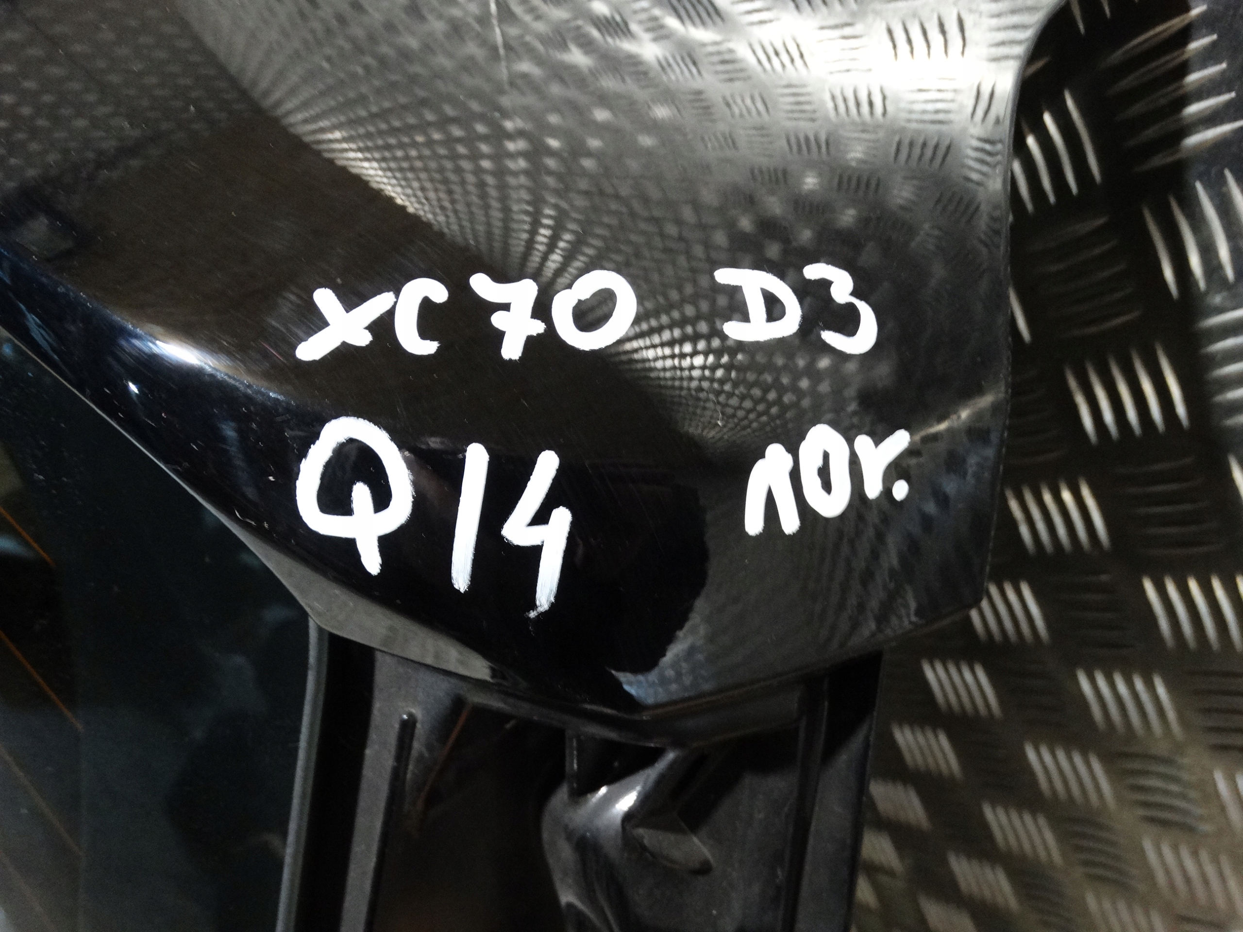 IDEALNA KPL. boot doors VOLVO XC 70 D3 10r. 1