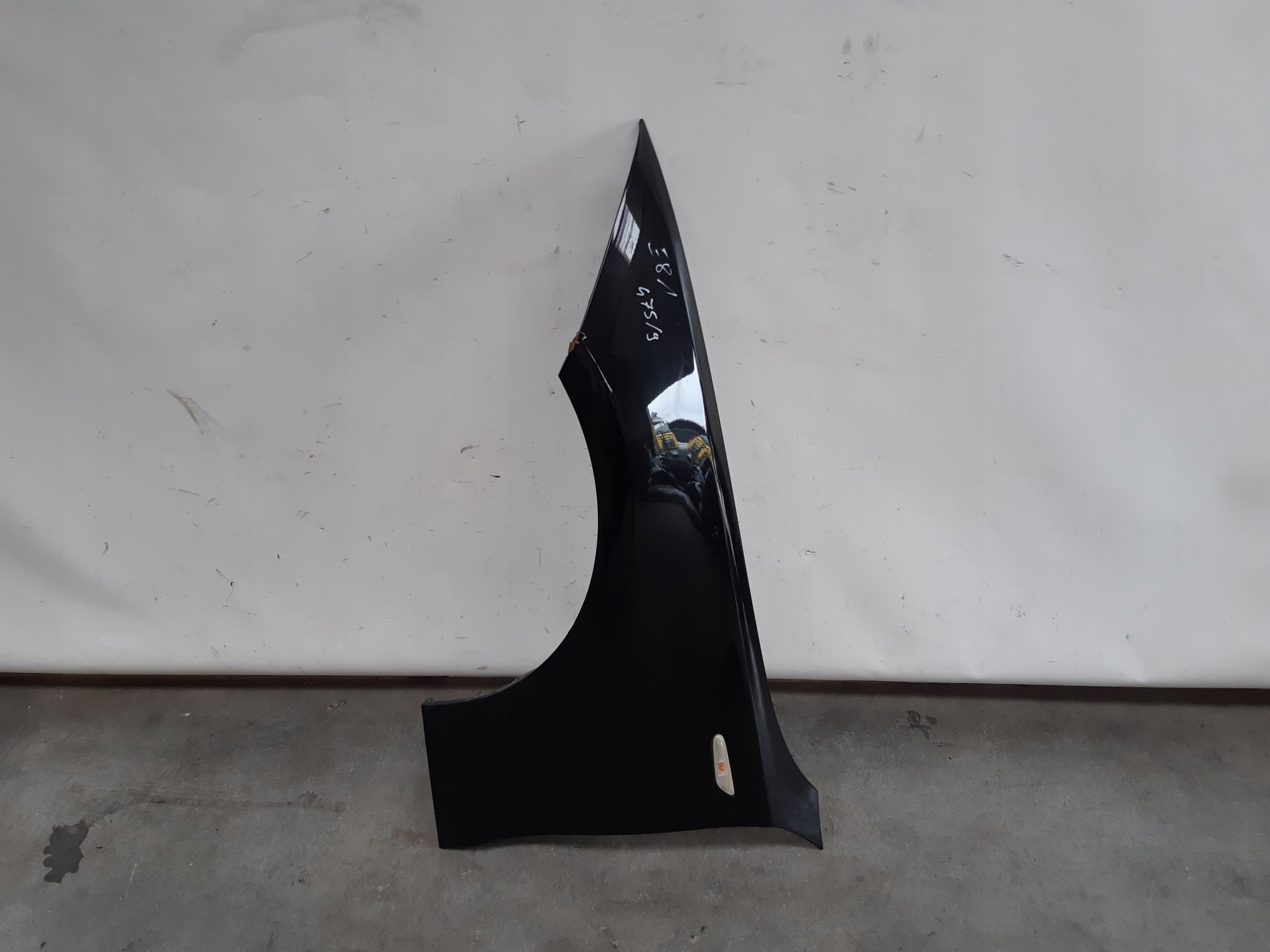 fender left 475/9 m-packet BMW E81