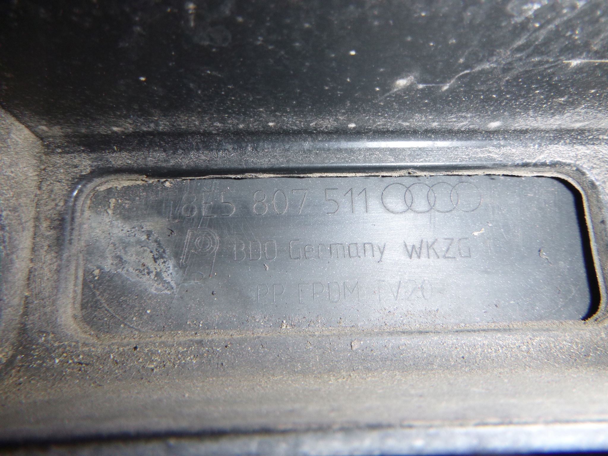 bumper rear Audi A4 B6 LY7W sedan 2003r. SREBNY