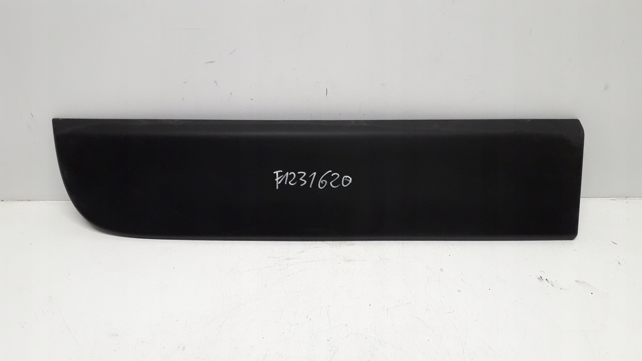 MASTER III MOVANO B LISTWA LEWA TYŁ 908510003R