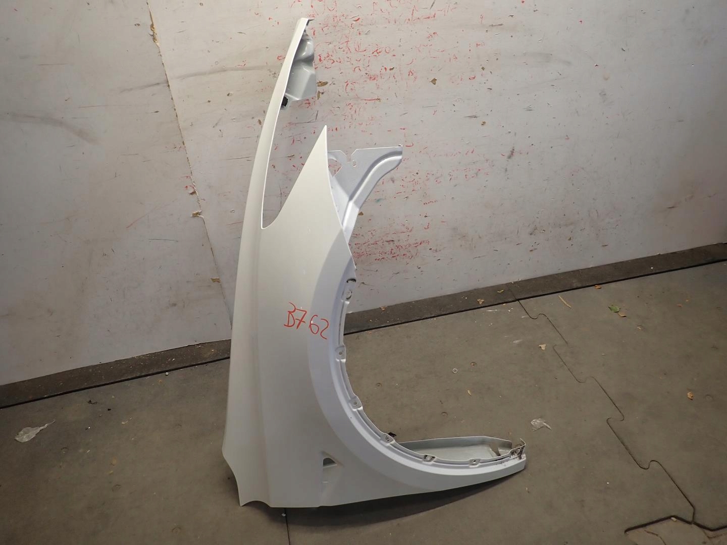 fender front front right TESLA Y 2020