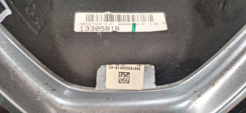 volan kožna MULTIFUNKCYJNA OPEL ASTRA J 13305818