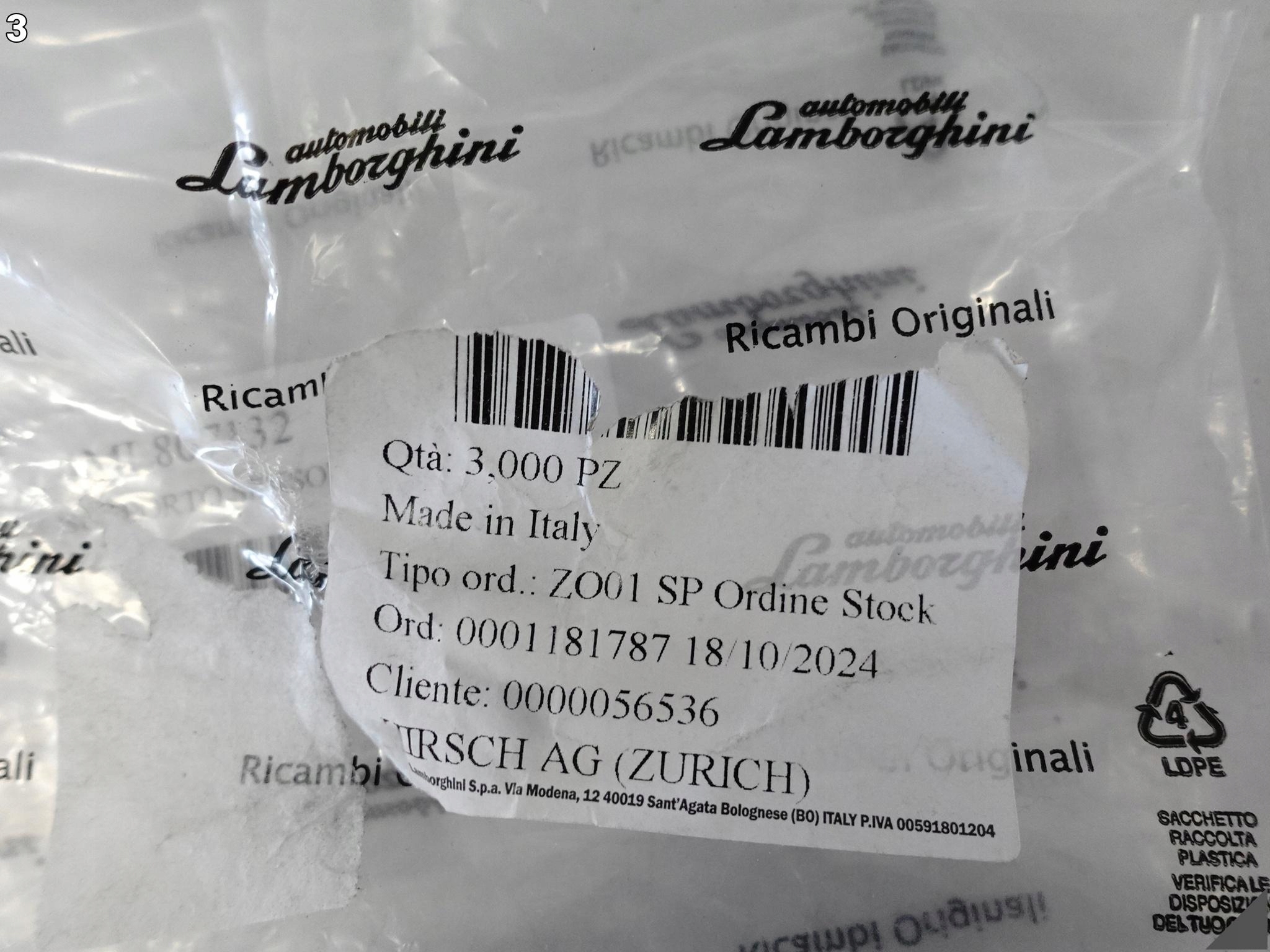 LAMBORGHINI URUS 4ML 18- KOSZYK holder of the sensor PDC bumper right front