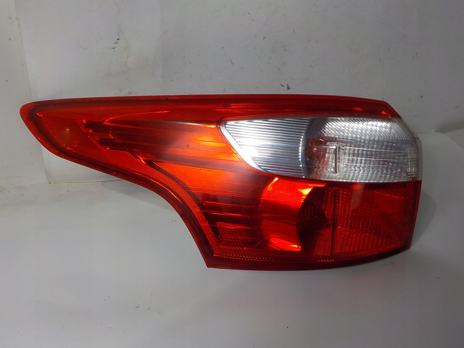 FORD FOCUS III MK3 KOMBI light left rear left rear part