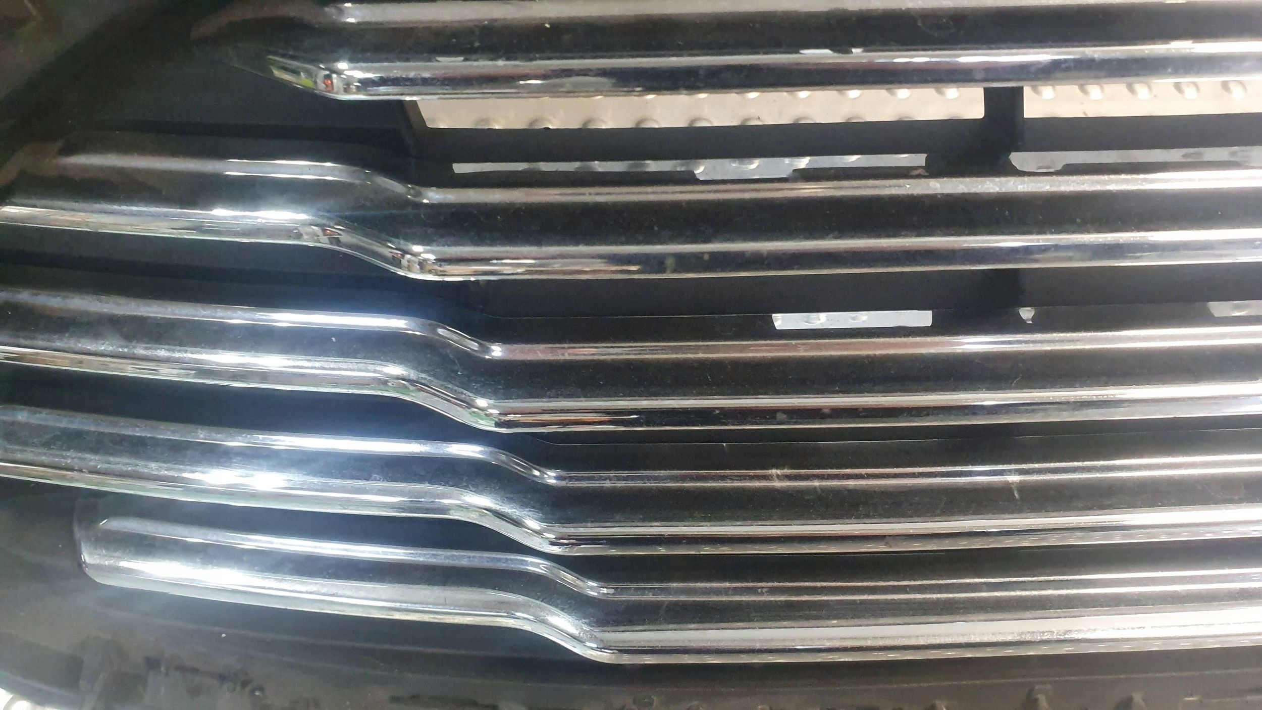 Grill Grill FORD MONDEO MK5 DS73-8150-J 14