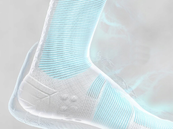 Skarpety do biegania COMPRESSPORT RUN HIGH V4.0 Wysokie za kostkę T3 Kolor niebieski