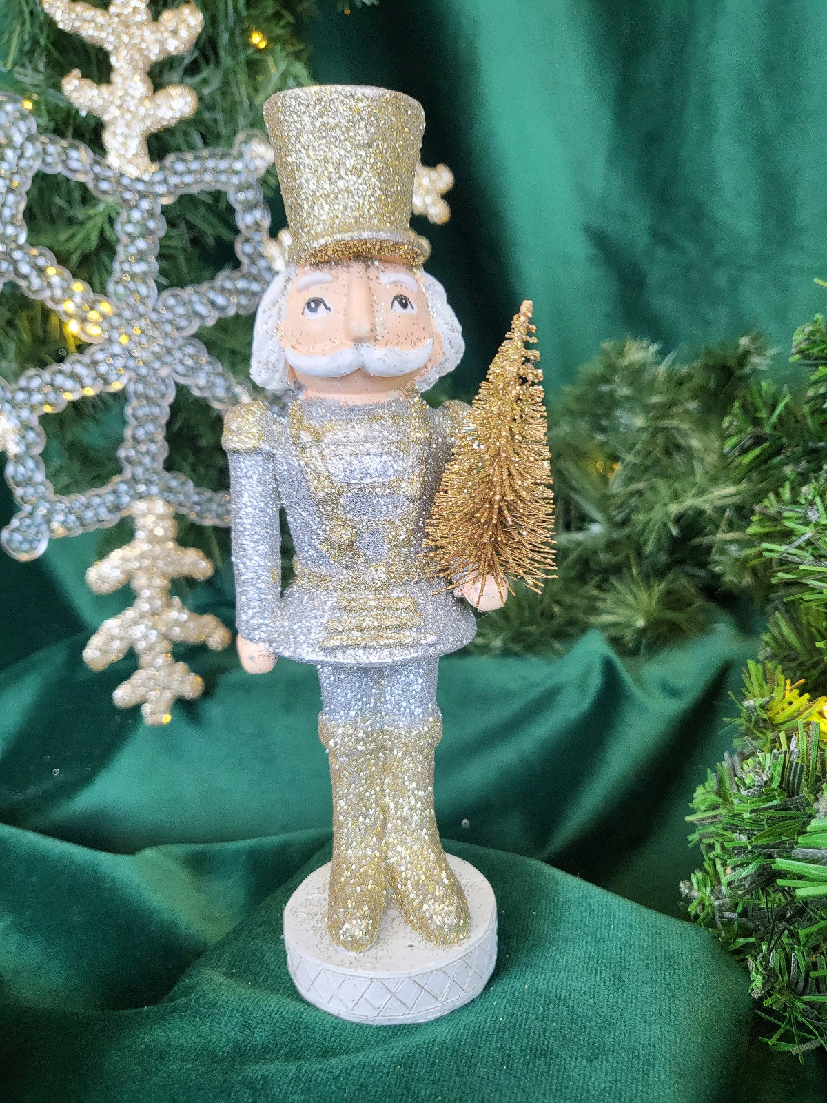 FIGURKA DZIADEK DO ORZECHÓW Wysokość produktu 19 cm