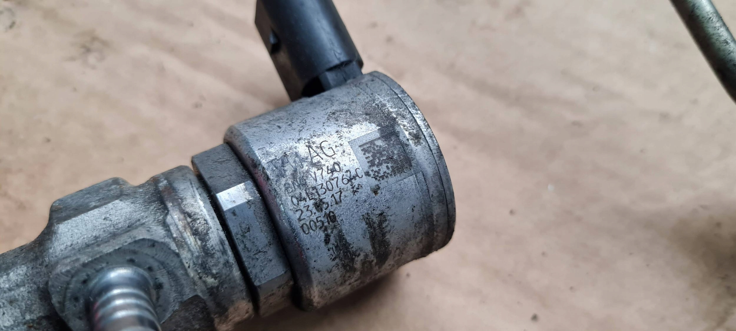 A4 B9 8W injection ramp sensor 2.0 TDI 04L089G Q5 A5 8W