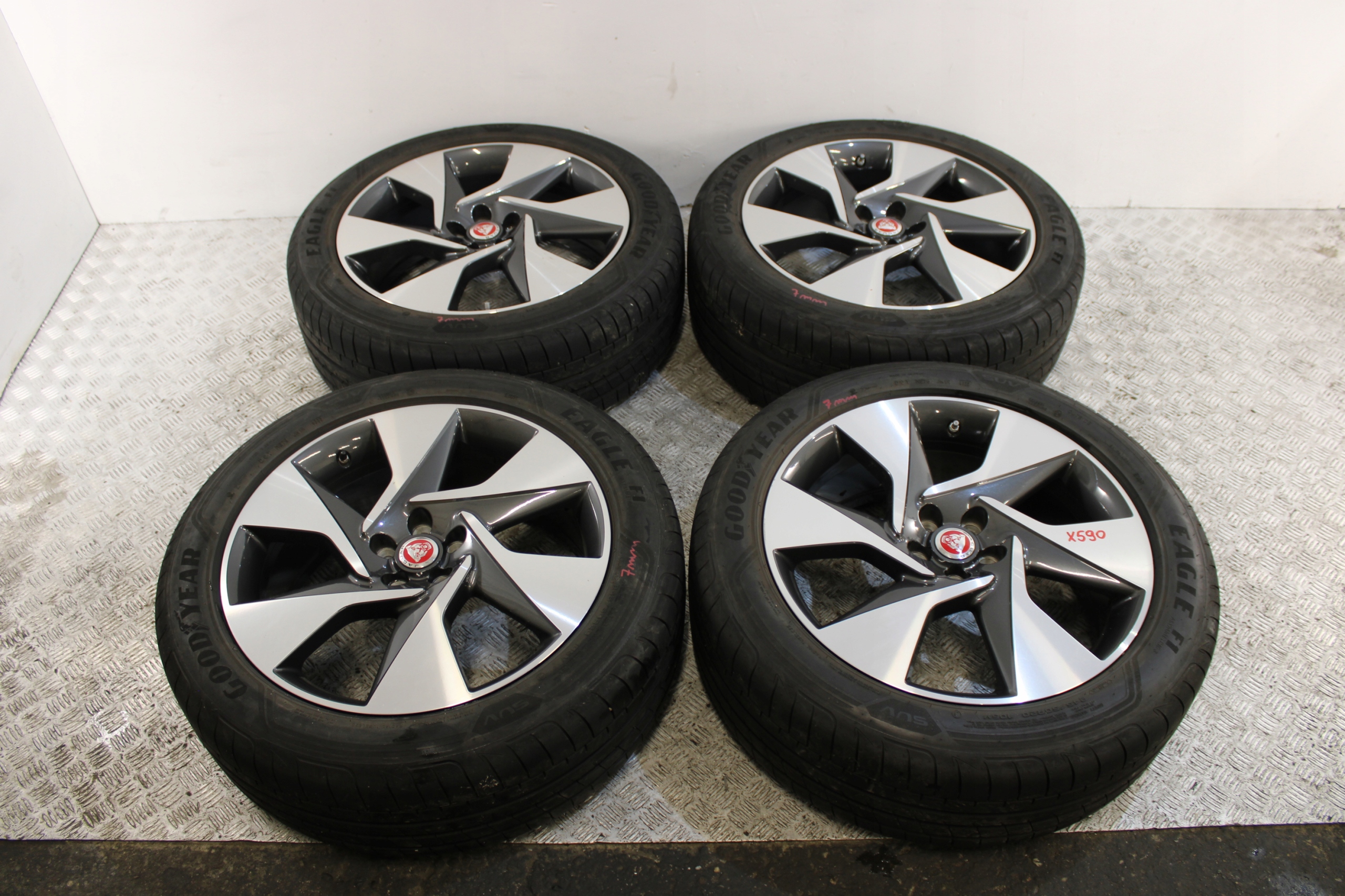 wheels discs disc 245/50 R20 ET52 JAGUAR and-PACE X590 EV400 J9D3-BC