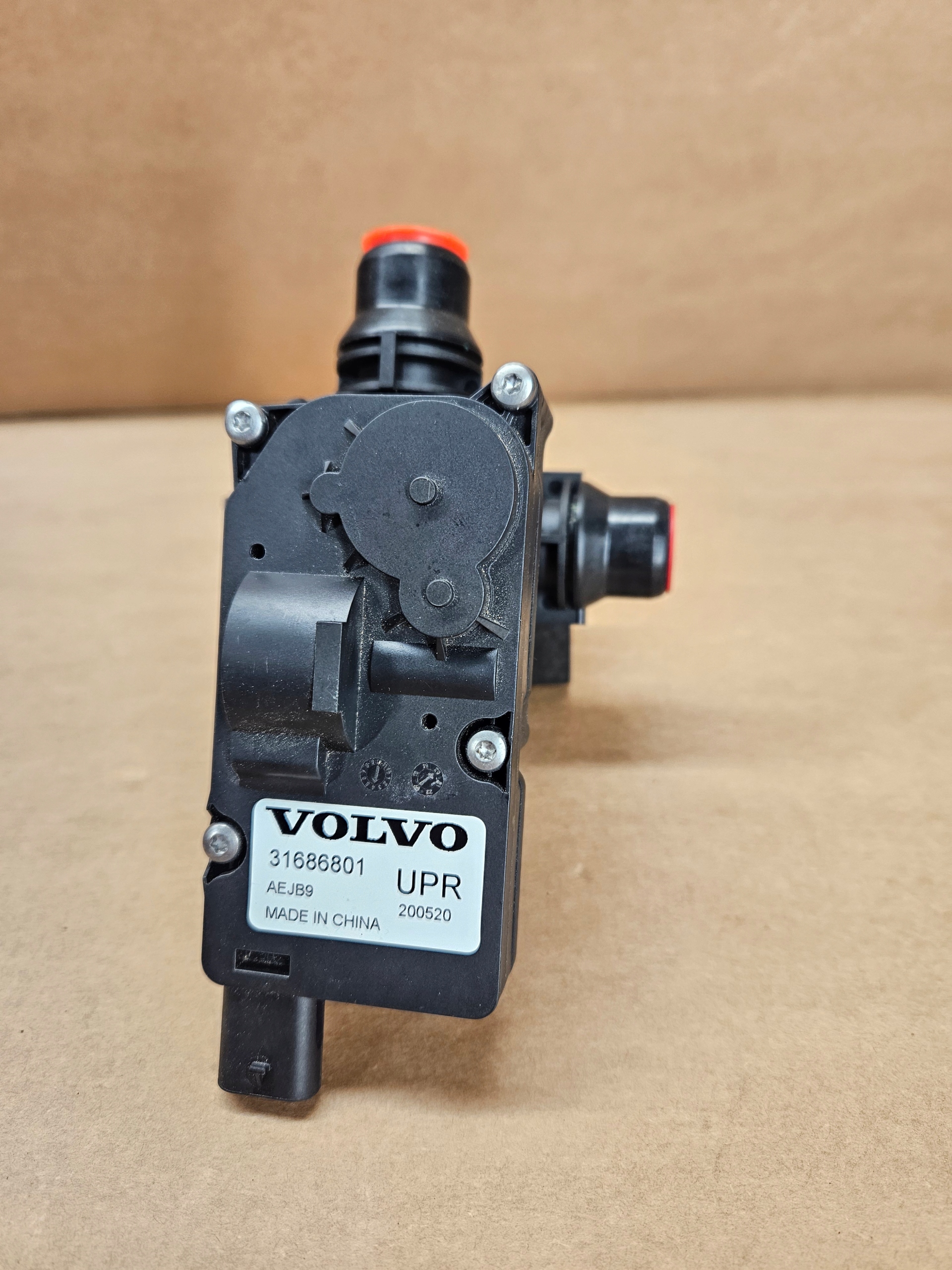 dodatna pumpa ventil vode gasa VOLVO C40 XC40 EV400