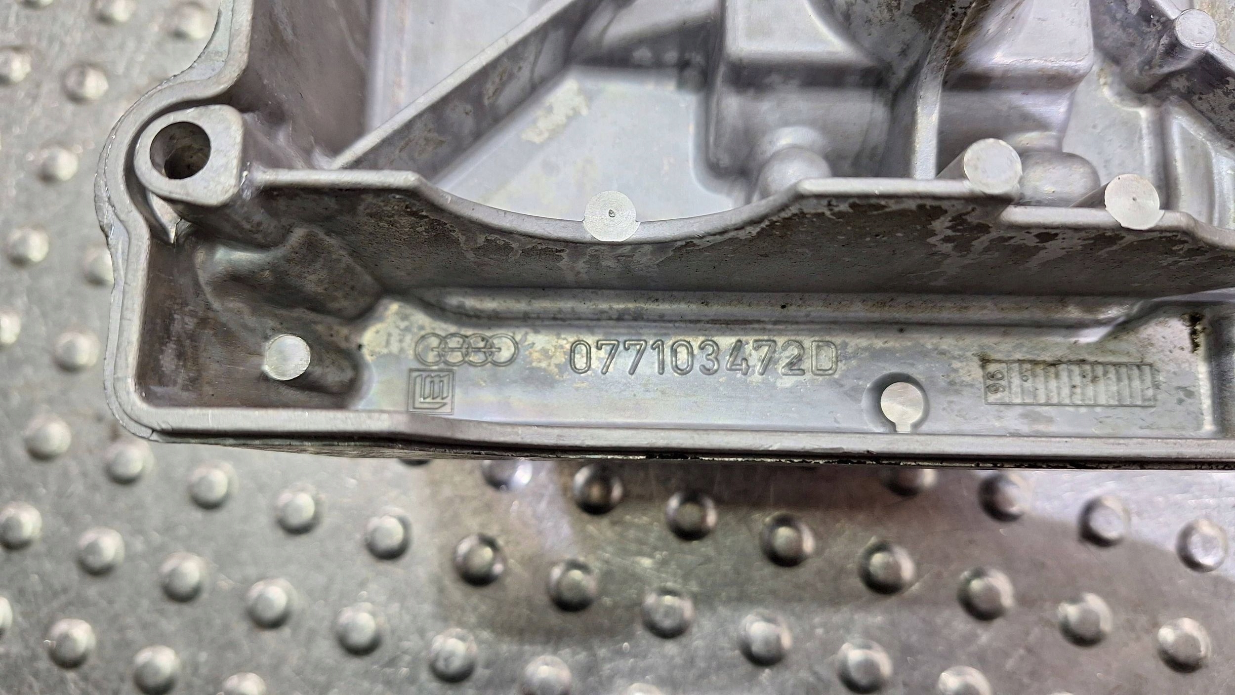 Abdeckung der Ventile Zündspulen 077103472D AUDI A8 D2 4.2 V8