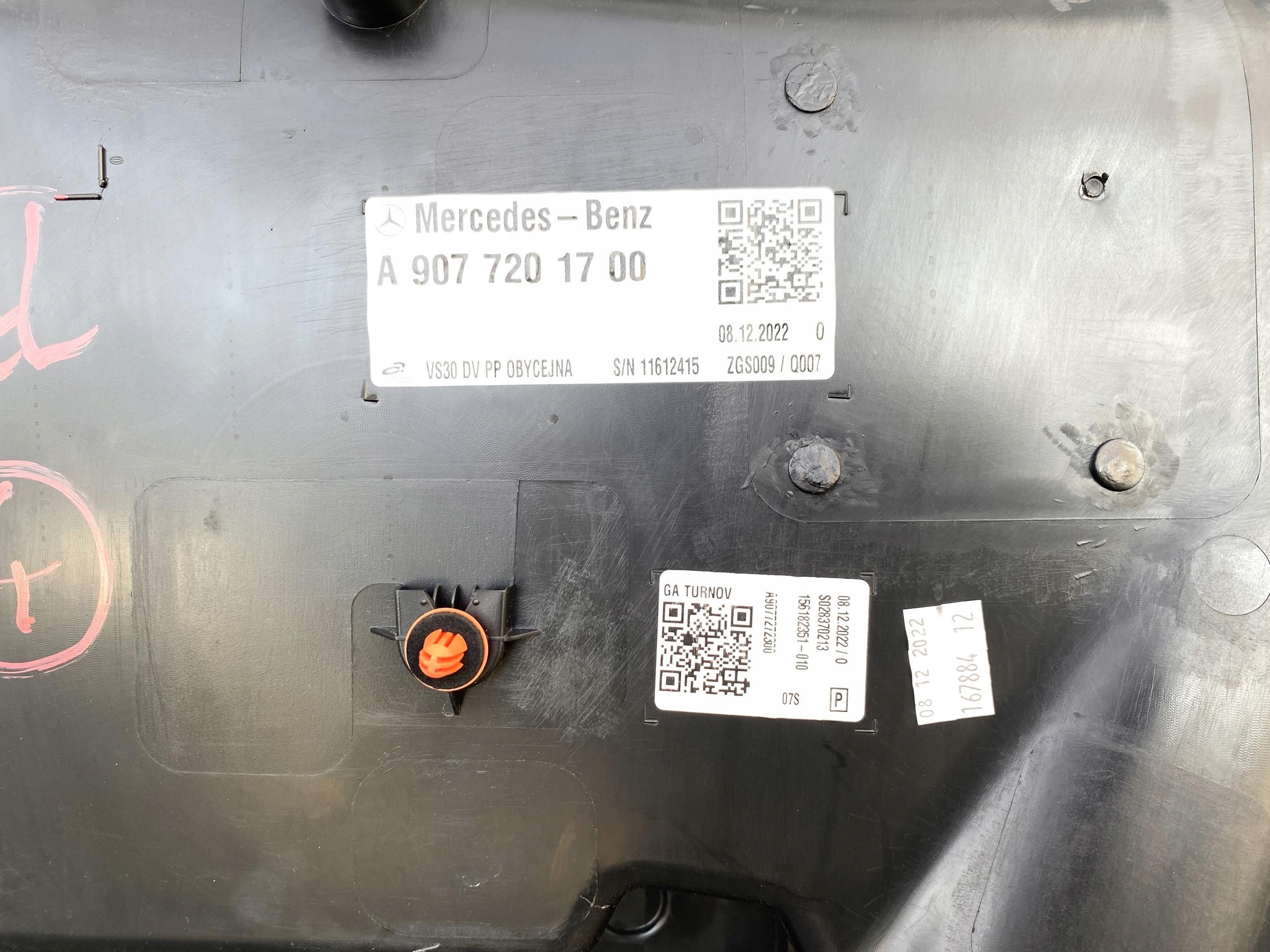 SPRINTER 907 910 17- side door PRZEDNICH right original A9077272300