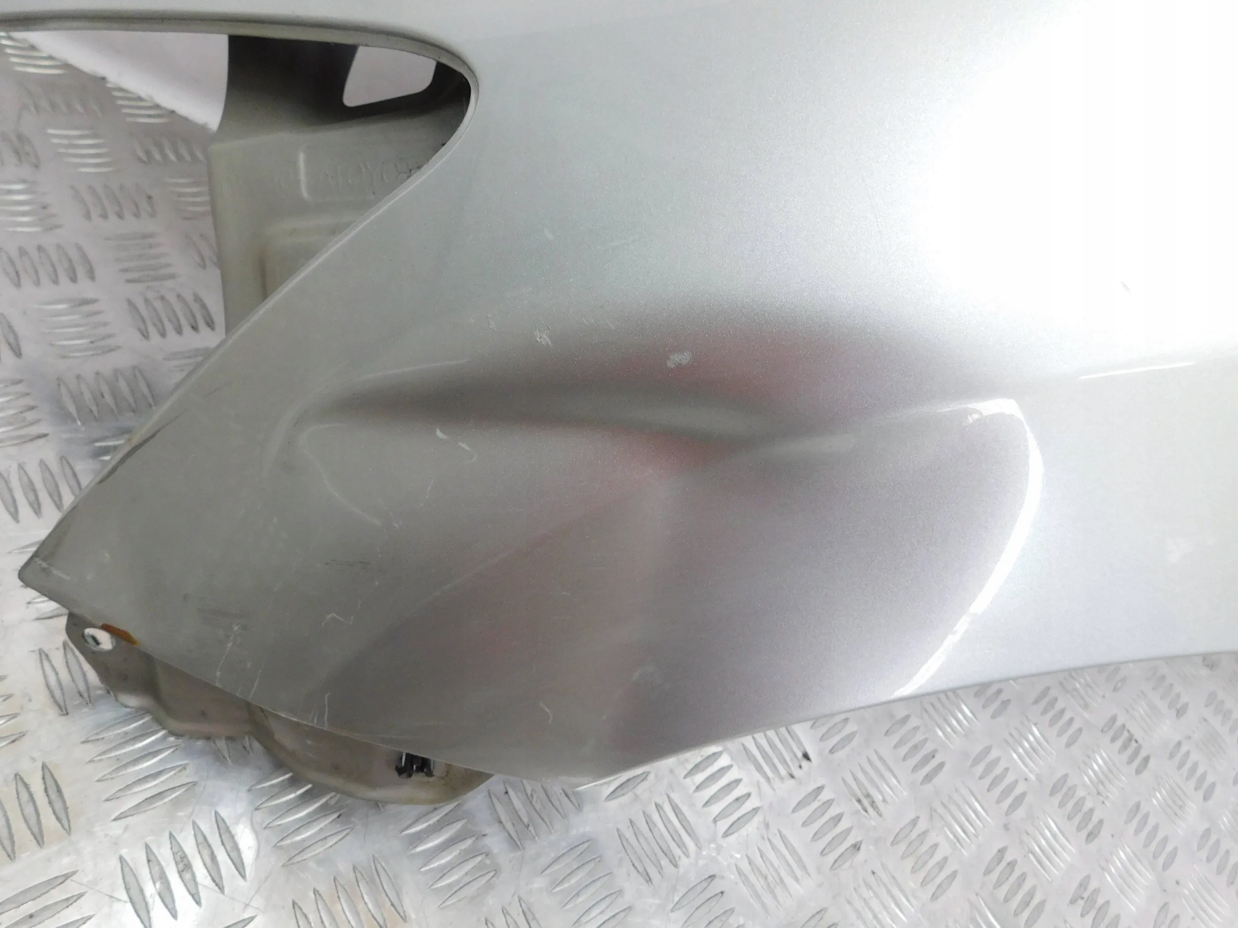 fender front front left TOYOTA AURIS and 07