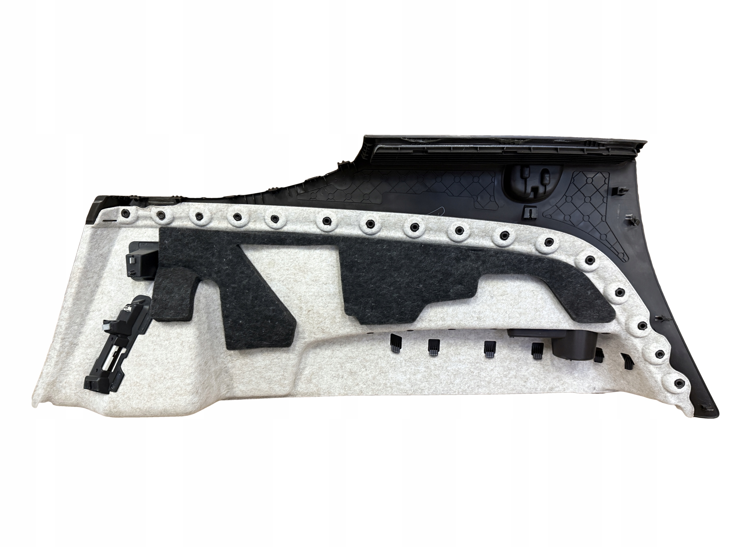 AUDI Q7 4M boot upholstery right 4M0863880