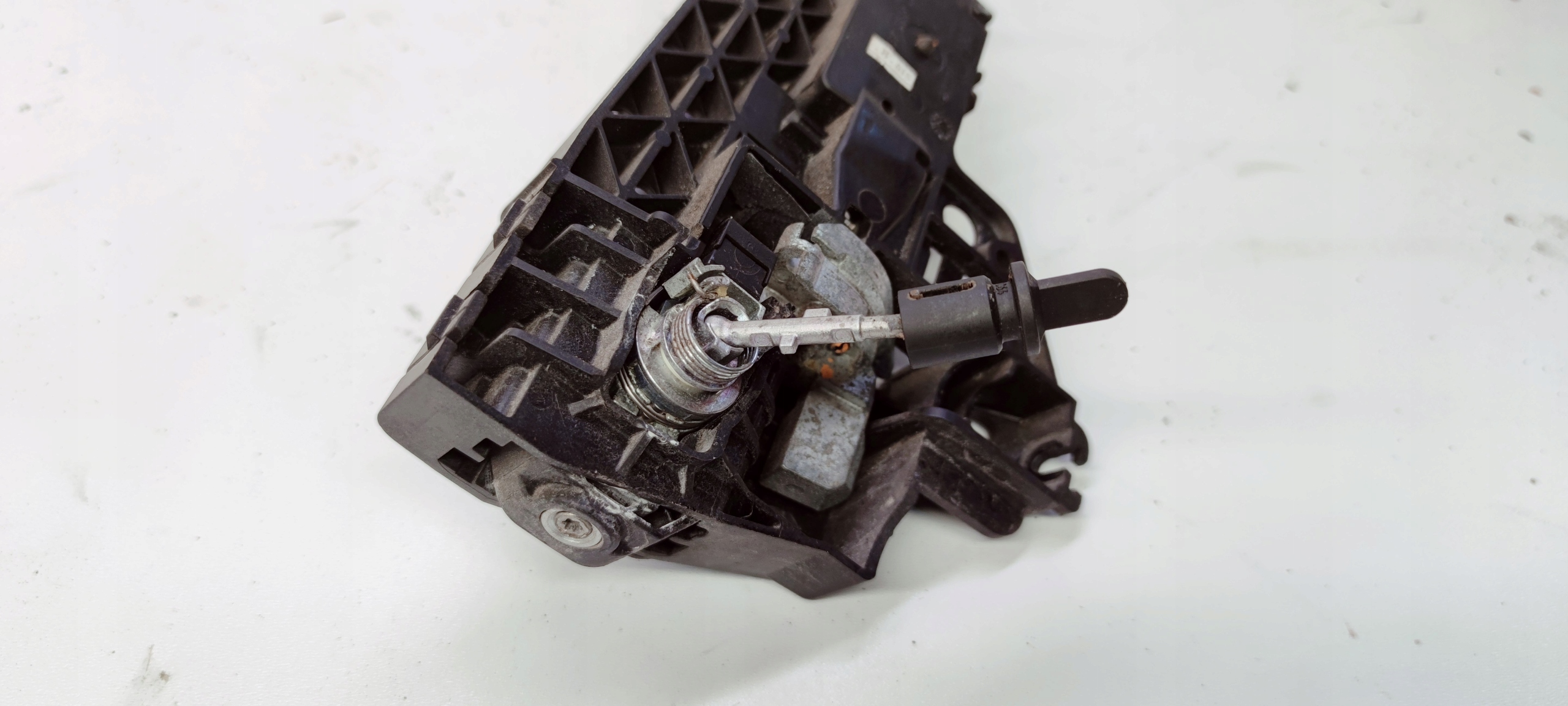 handle left front AUDI A1 A4 A5 Q5 8T1837885 LZ7L