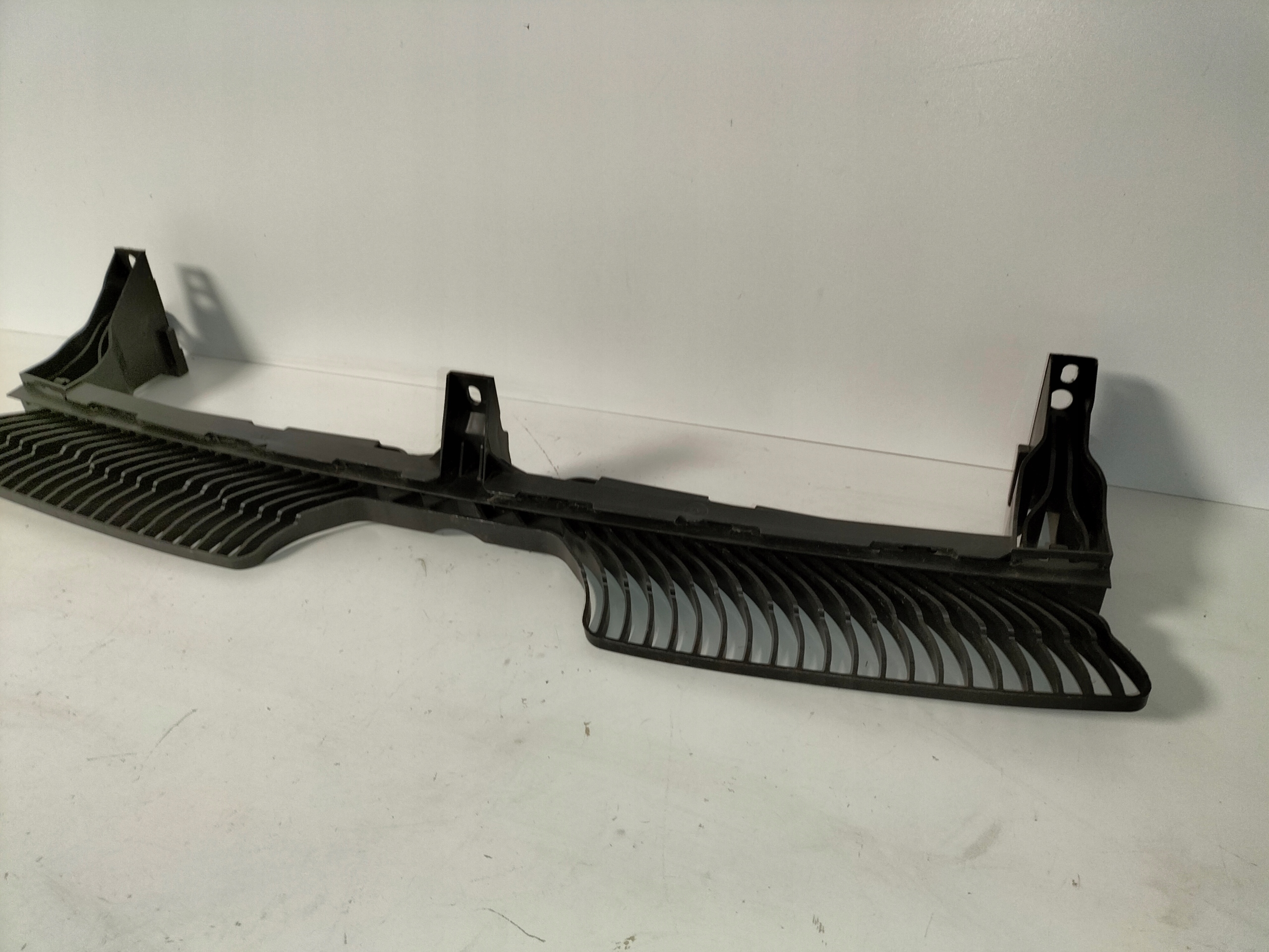 bumper bracket front central console grille VW TIGUAN II 16- ALLSPACE