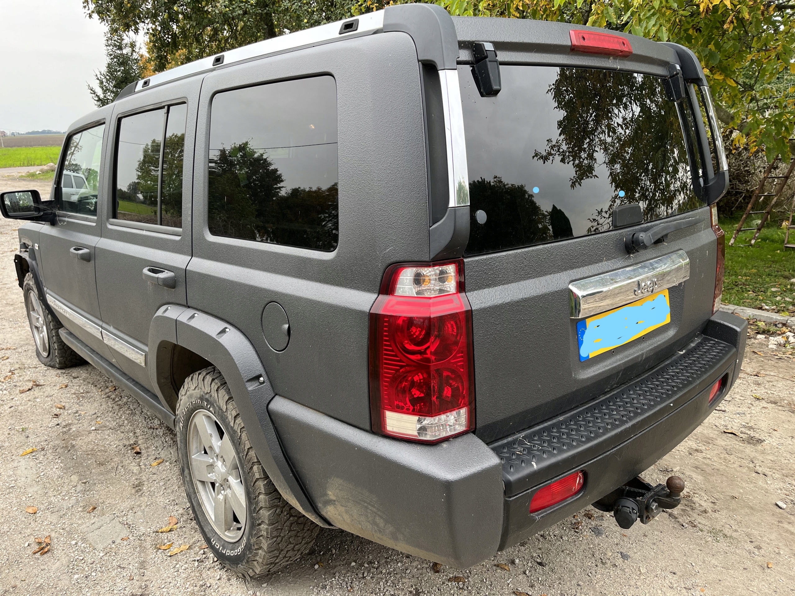 JEEP COMMANDER КУЗОВЩИНА КОМПЛЕКТ ХИЩНИК СОСТОЯНИЕ ПЕРФЕКТ