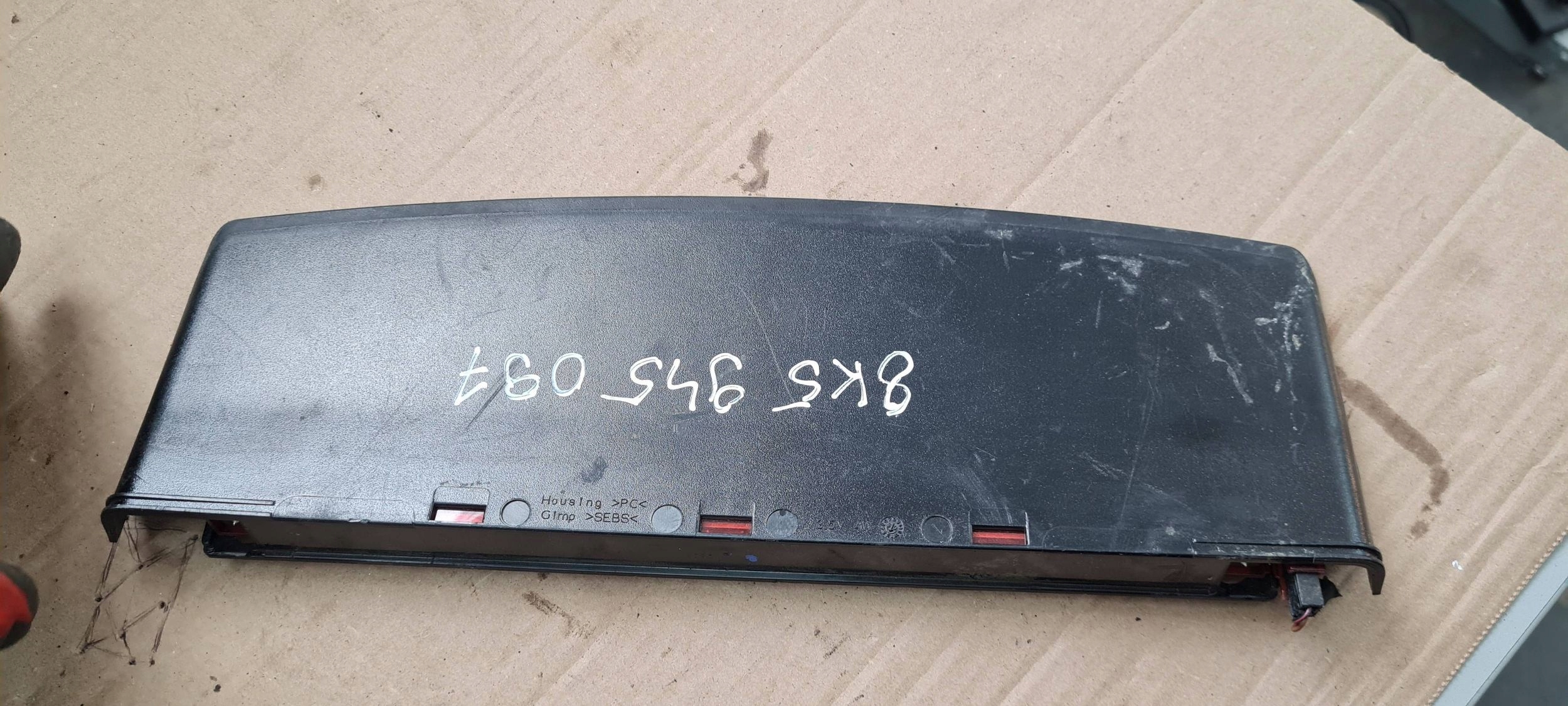 A4 B8 S4 TRZECIE light STOP LED sedan 8K5945097