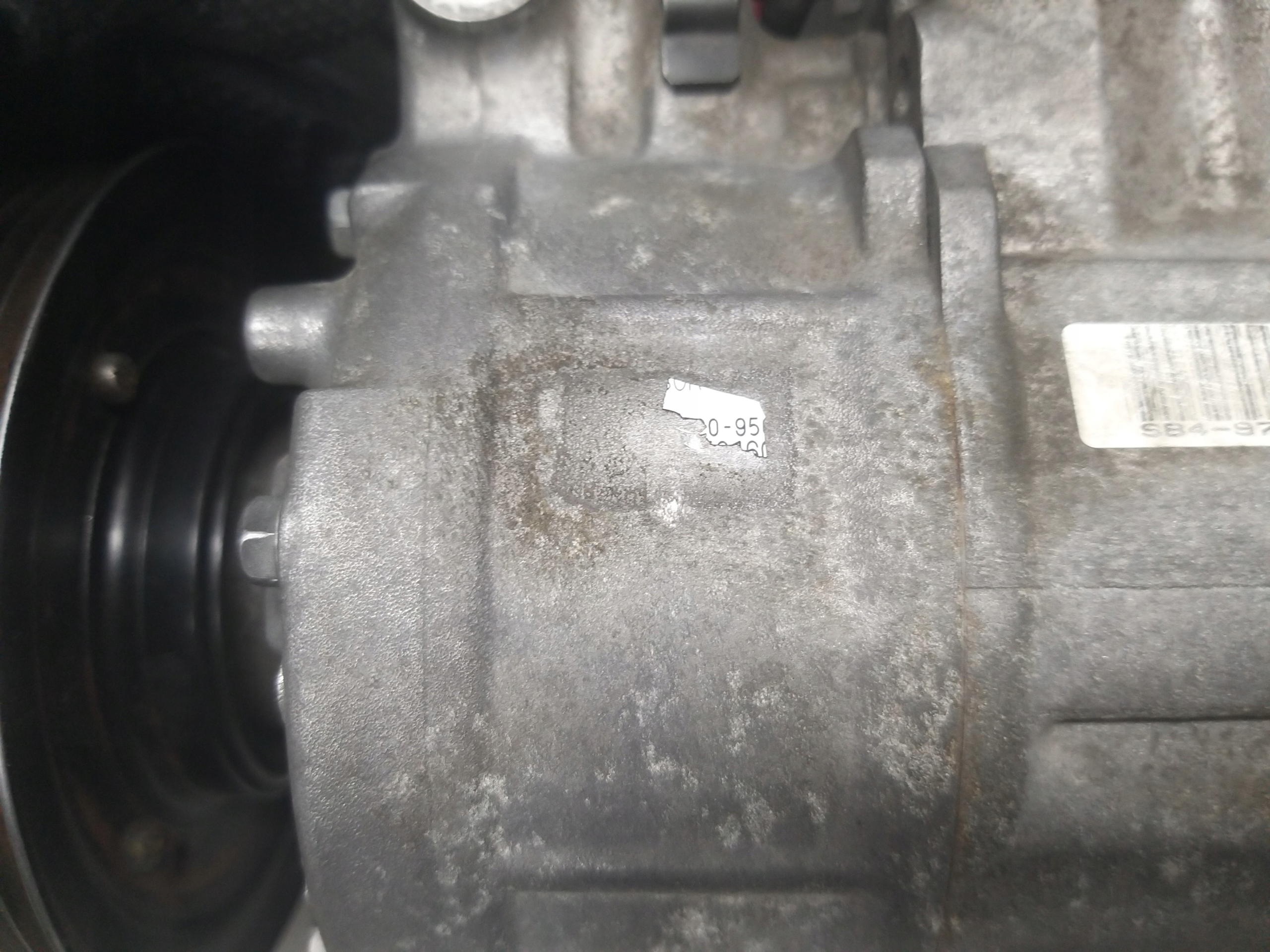 компрессор кондиционера 140A 14V 2.0 b Alt PASSAT B5 A4 B6 130KM 8E0260805AF