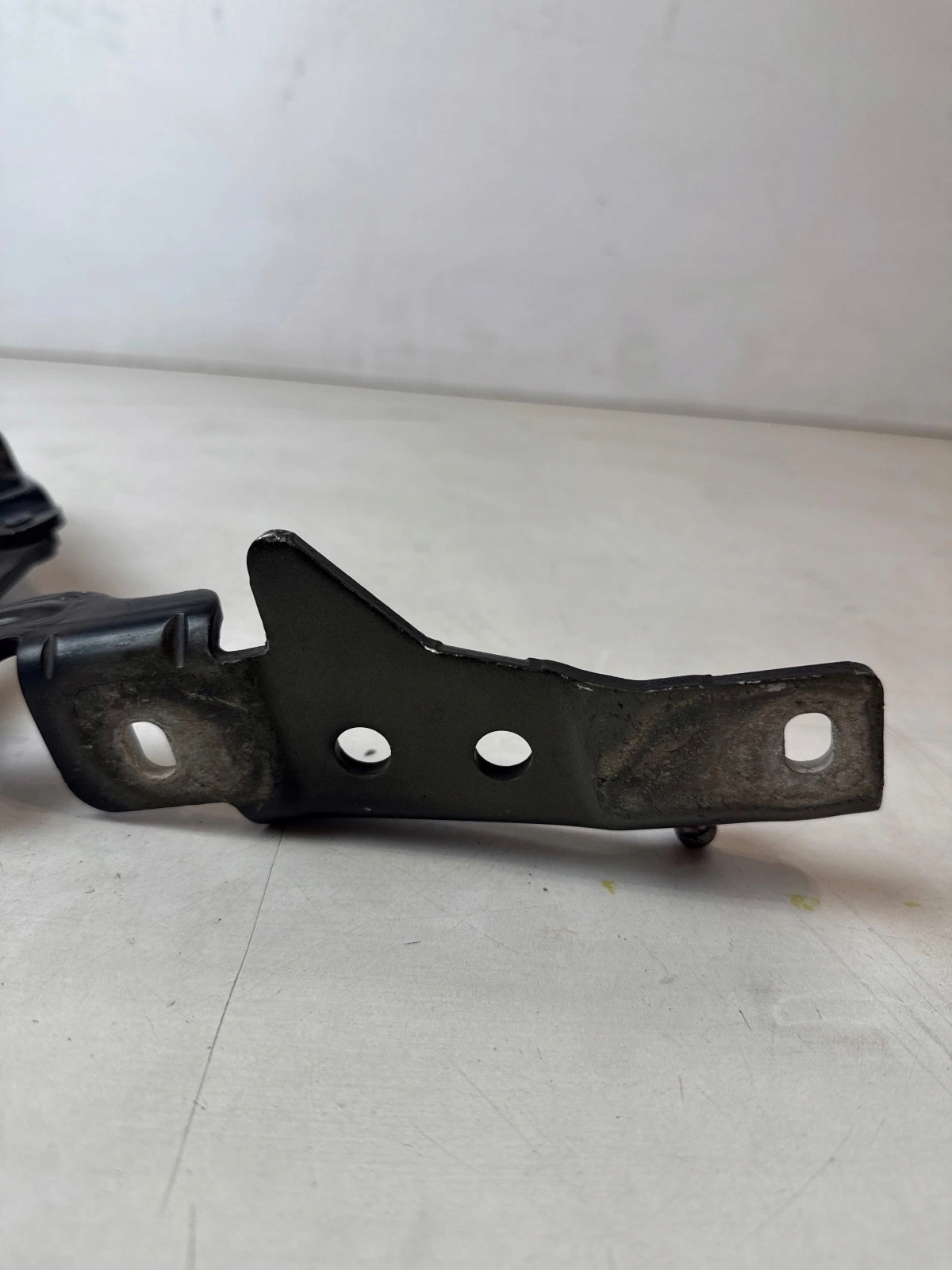 hinge bonnets front front left BMW X5 E70