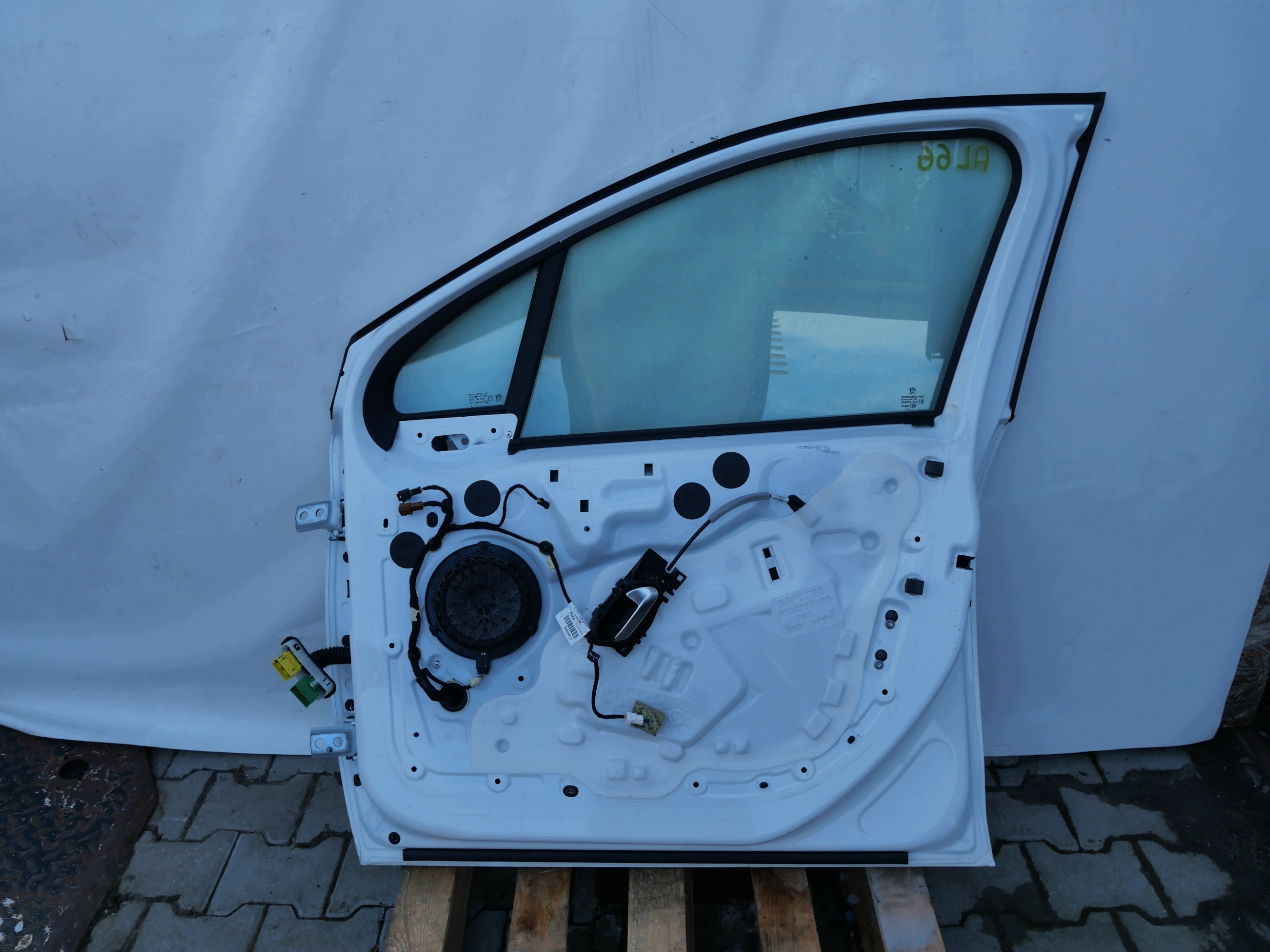 PEUGEOT 2008 dveře pravý předek