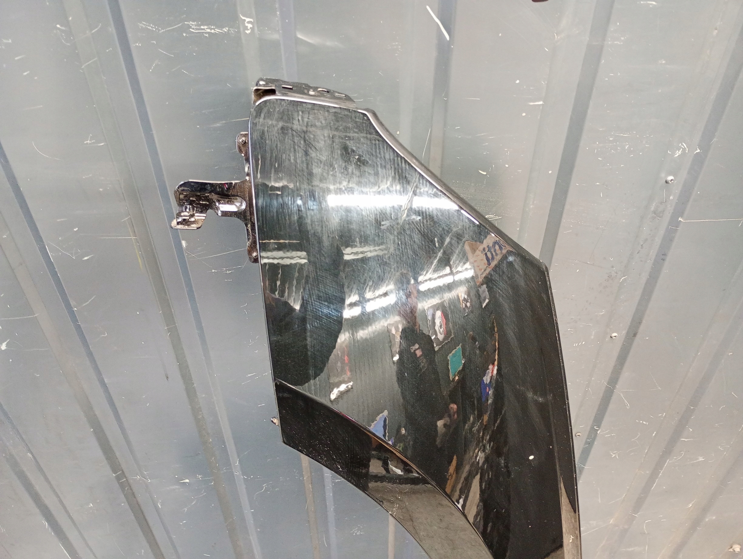 8w0821091 Blotnik lewy przod audi A4 B9 8W CZARNY 15- Typ samochodu Samochody osobowe