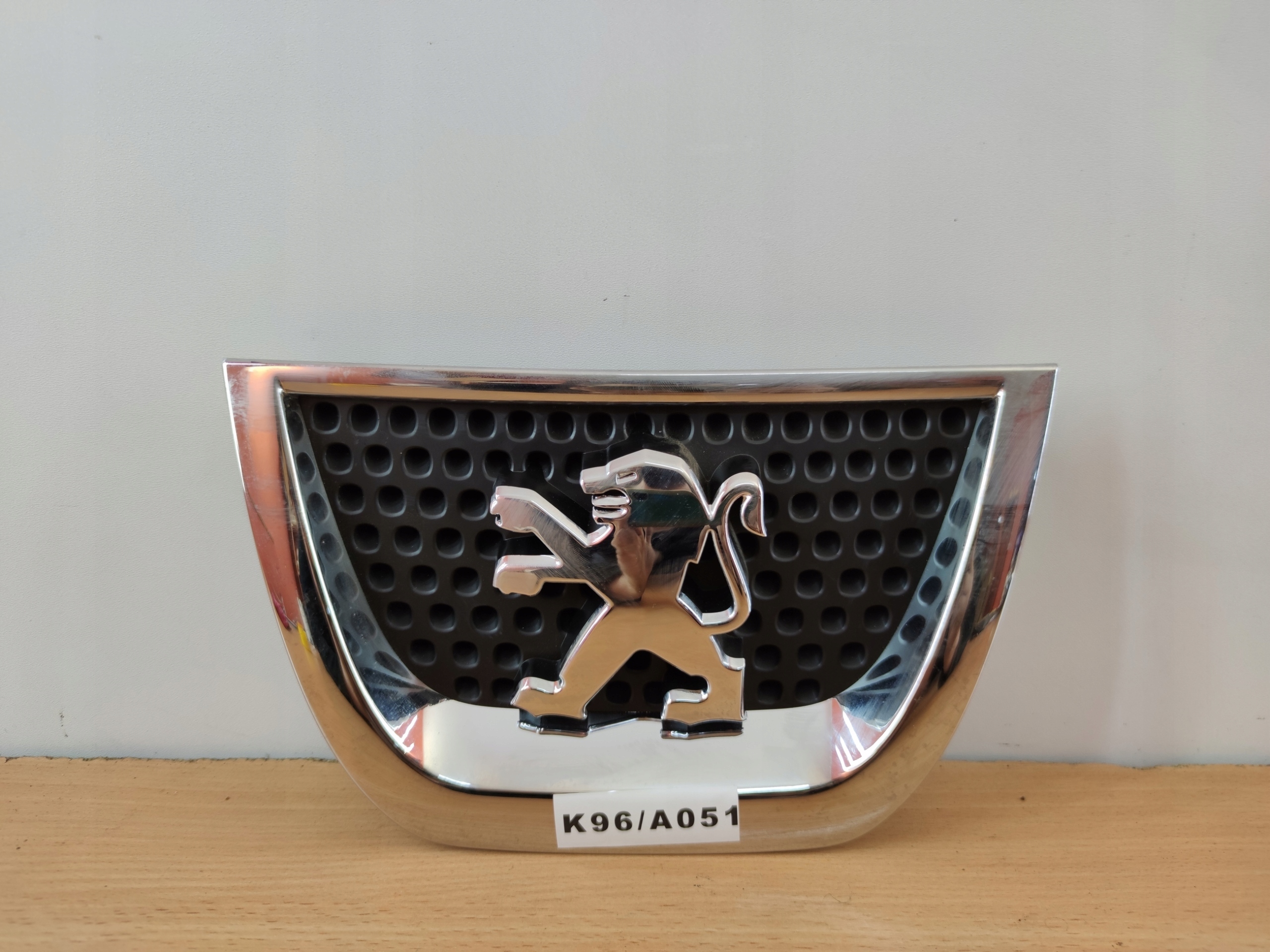 PEUGEOT 3008 znak nárazníku předek LOGO EMBLEMAT