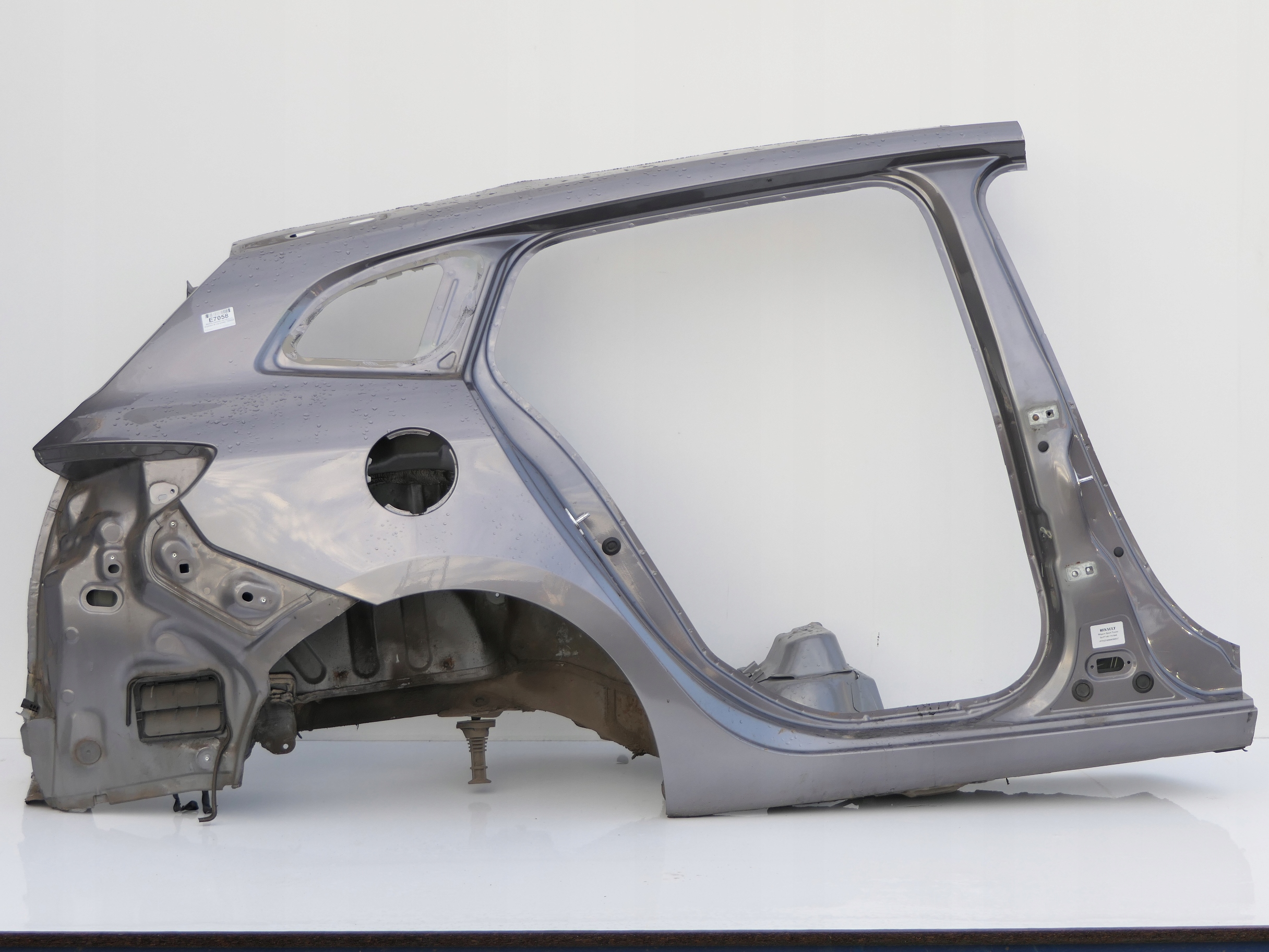 Błotnik poszycie ćwiartka tył prawy prawa kombi Renault Megane III 3