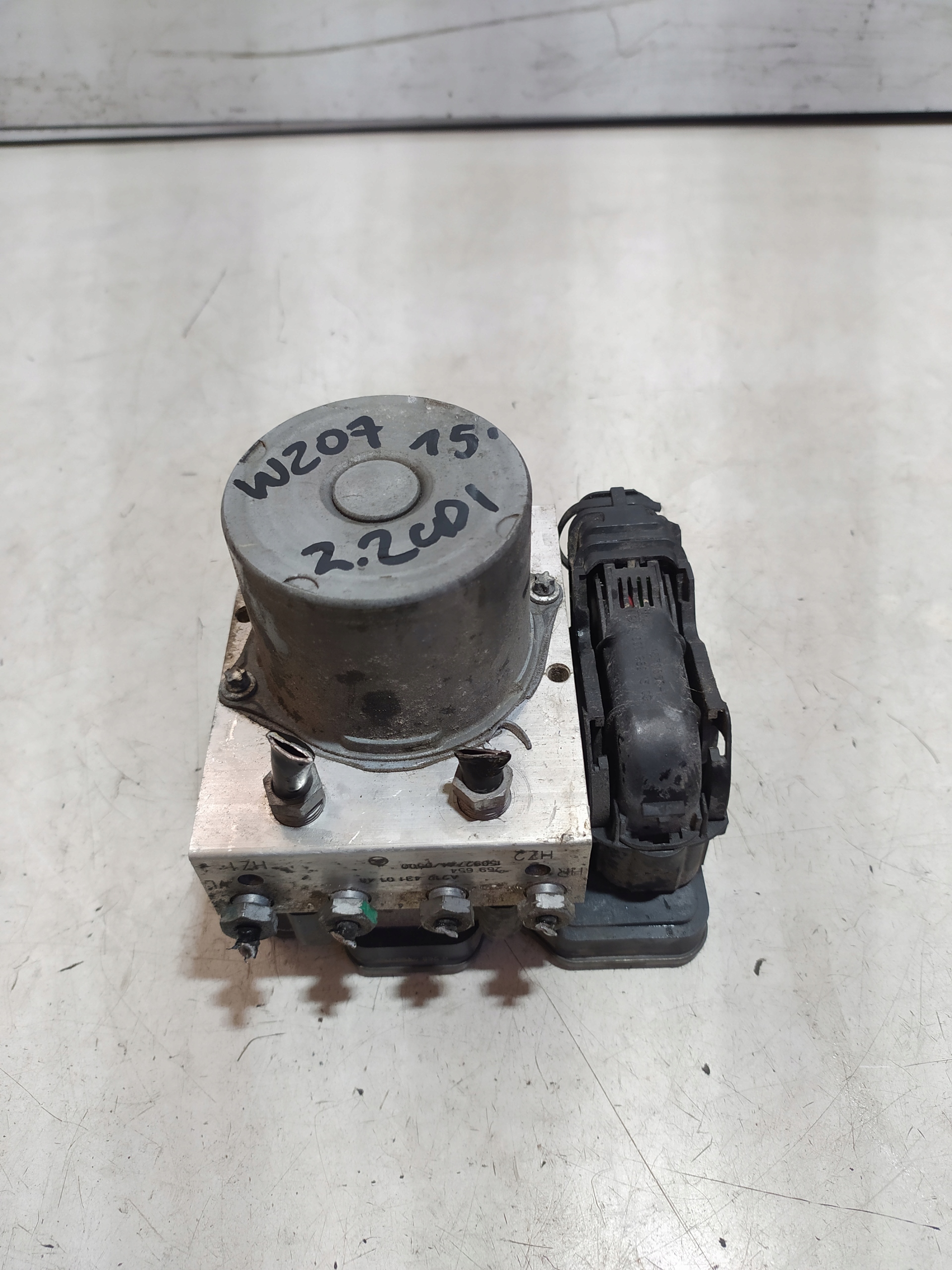 MERCEDES W207 насос ABS A2124310148