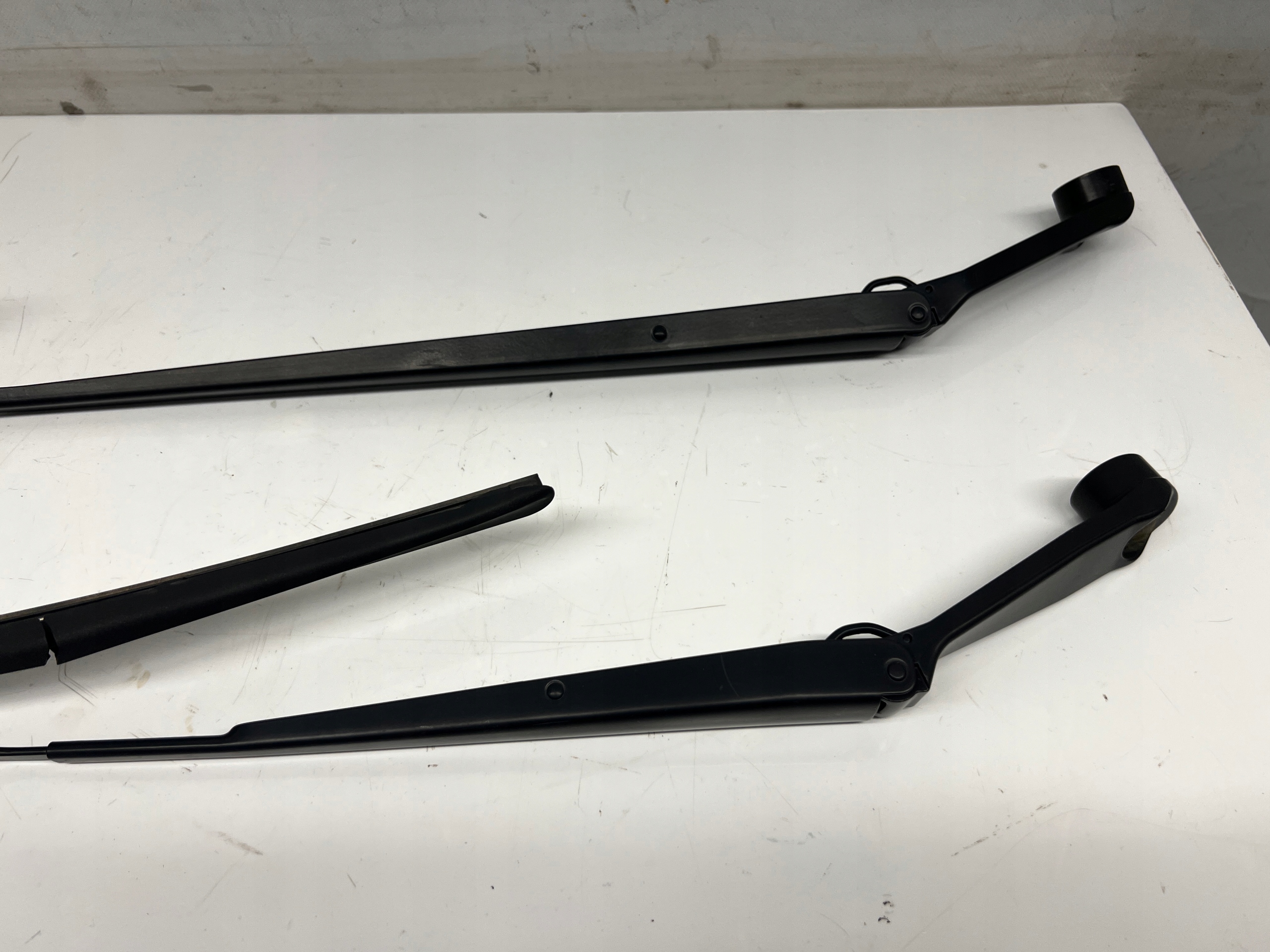 Suzuki SX4 S-Cross EU wiper arms front KOMPLET L+P