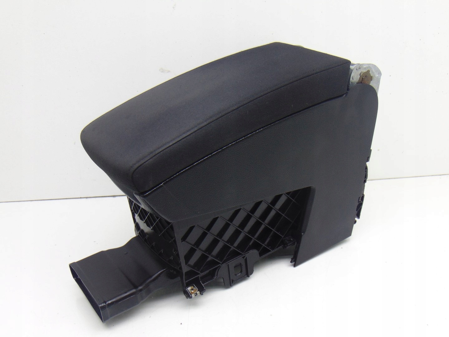 bracciolo nero WELUR VW PASSAT B7 3C0863319AP