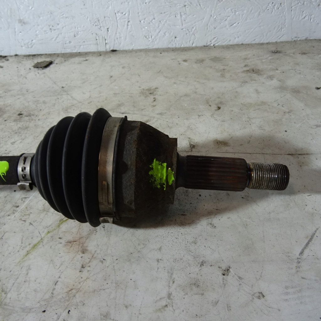 FORD FIESTA MK7 LIFT 1.5TDCI semi-axis left