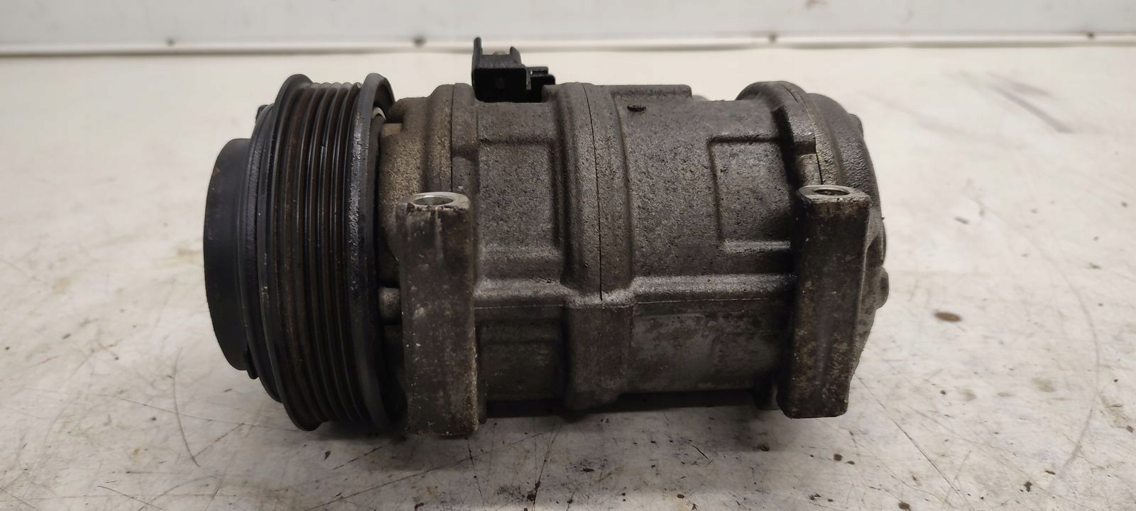 compressor of the air conditioning compressor; Mercedes W124 2,2