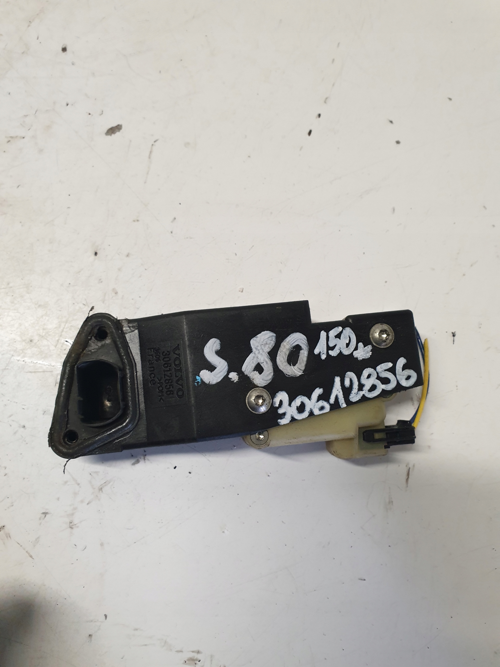 SIŁOWNIK KLAPKI WLEWU PALIWA VOLVO S80 30612856