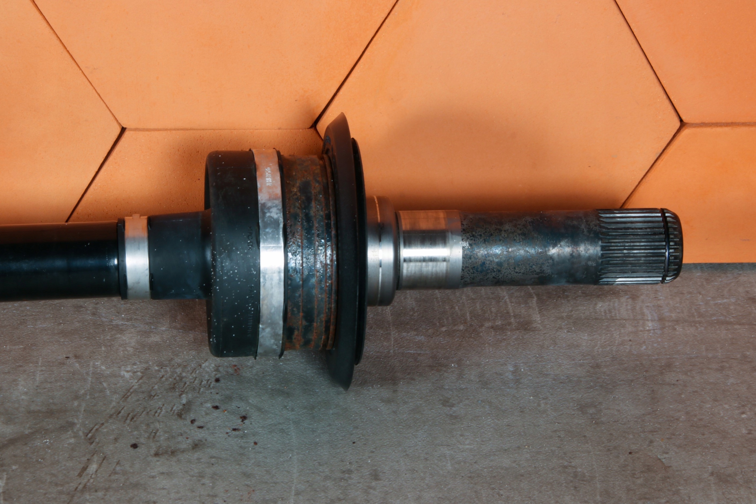 BMW 8 G16 840dX semi-axis right rear part right rear 8487532