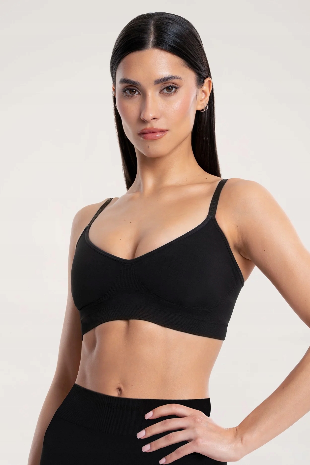 Gym Glamour Podprsenka touch black vel. M