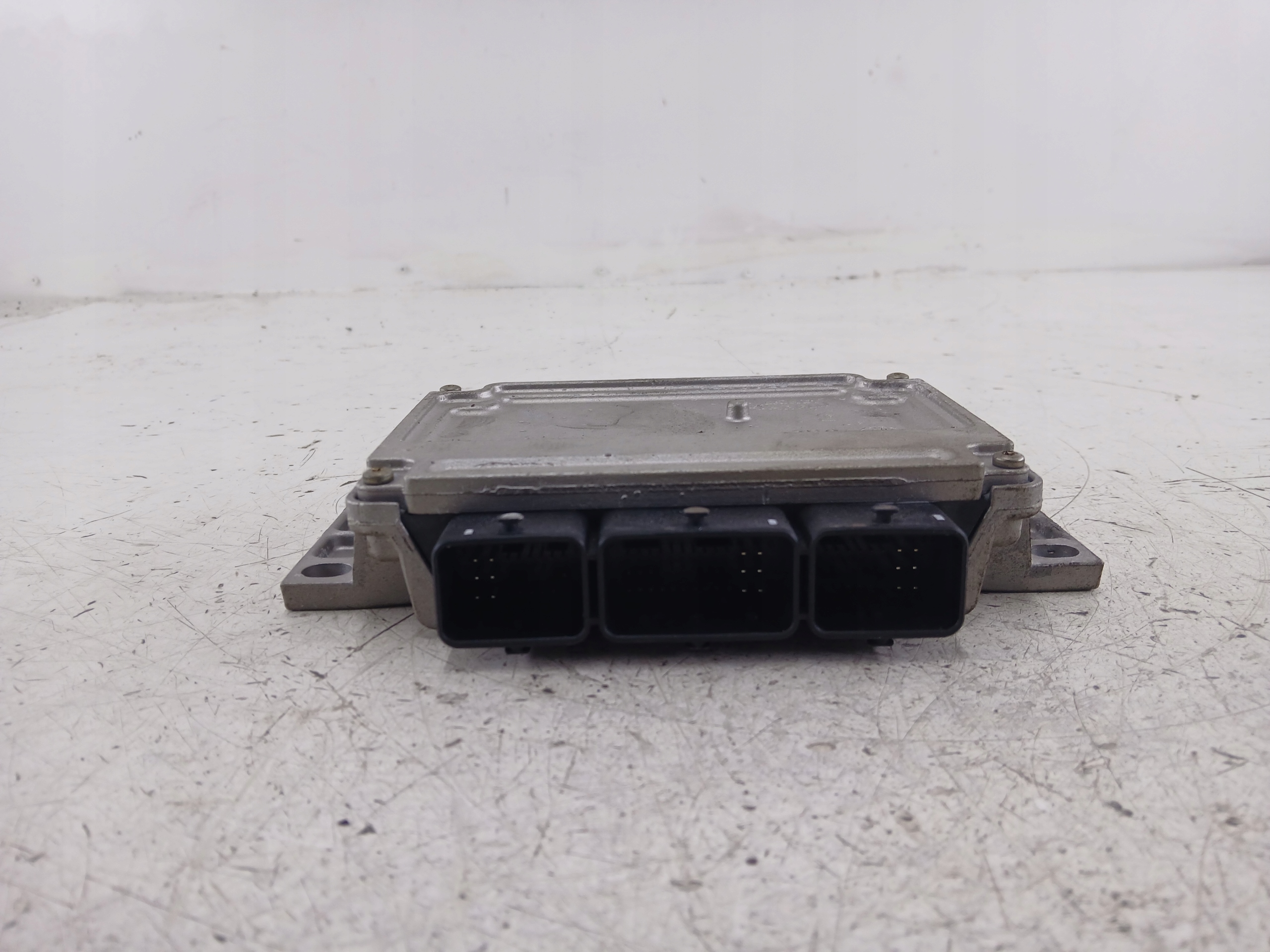 PEUGEOT 407 2.0 control unit of the engine 9655354880
