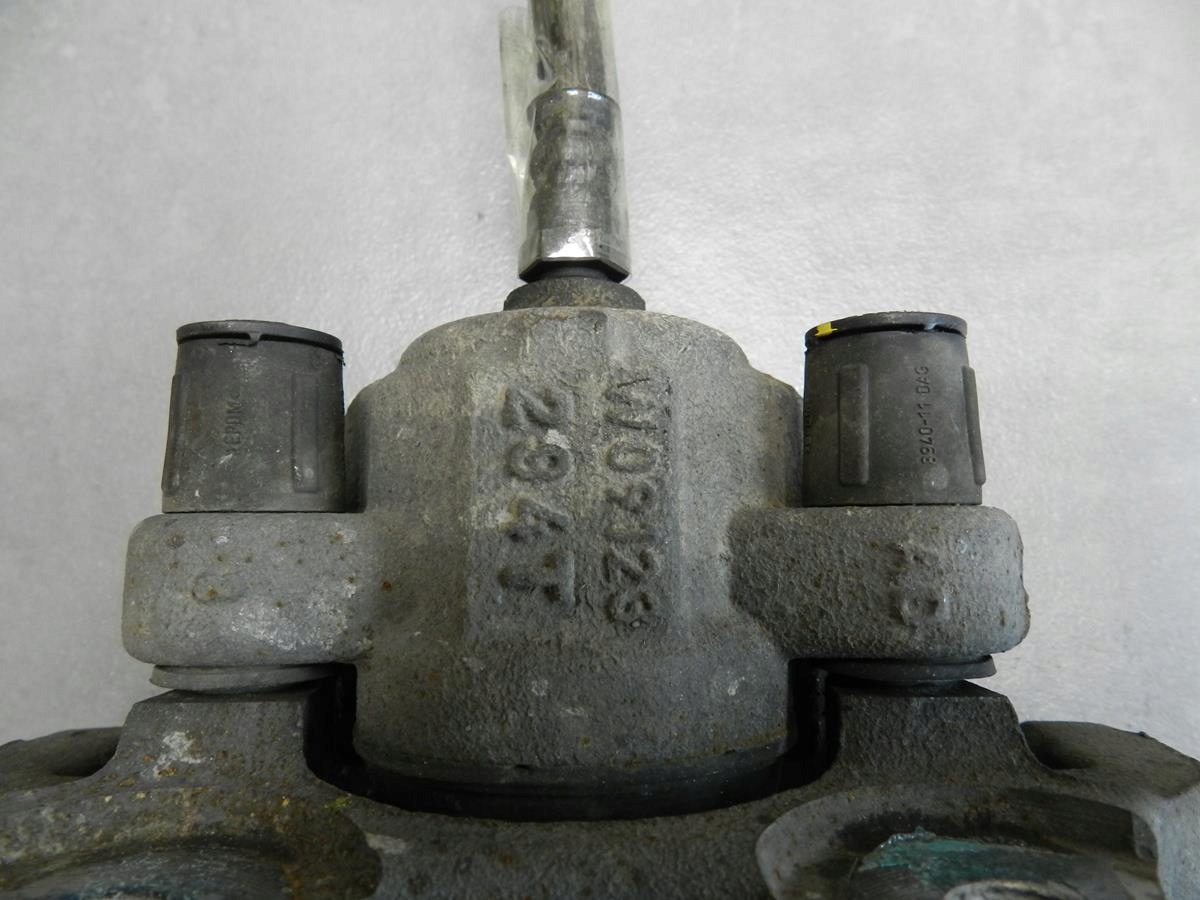 BMW 1 F20 118Xd caliper right rear part