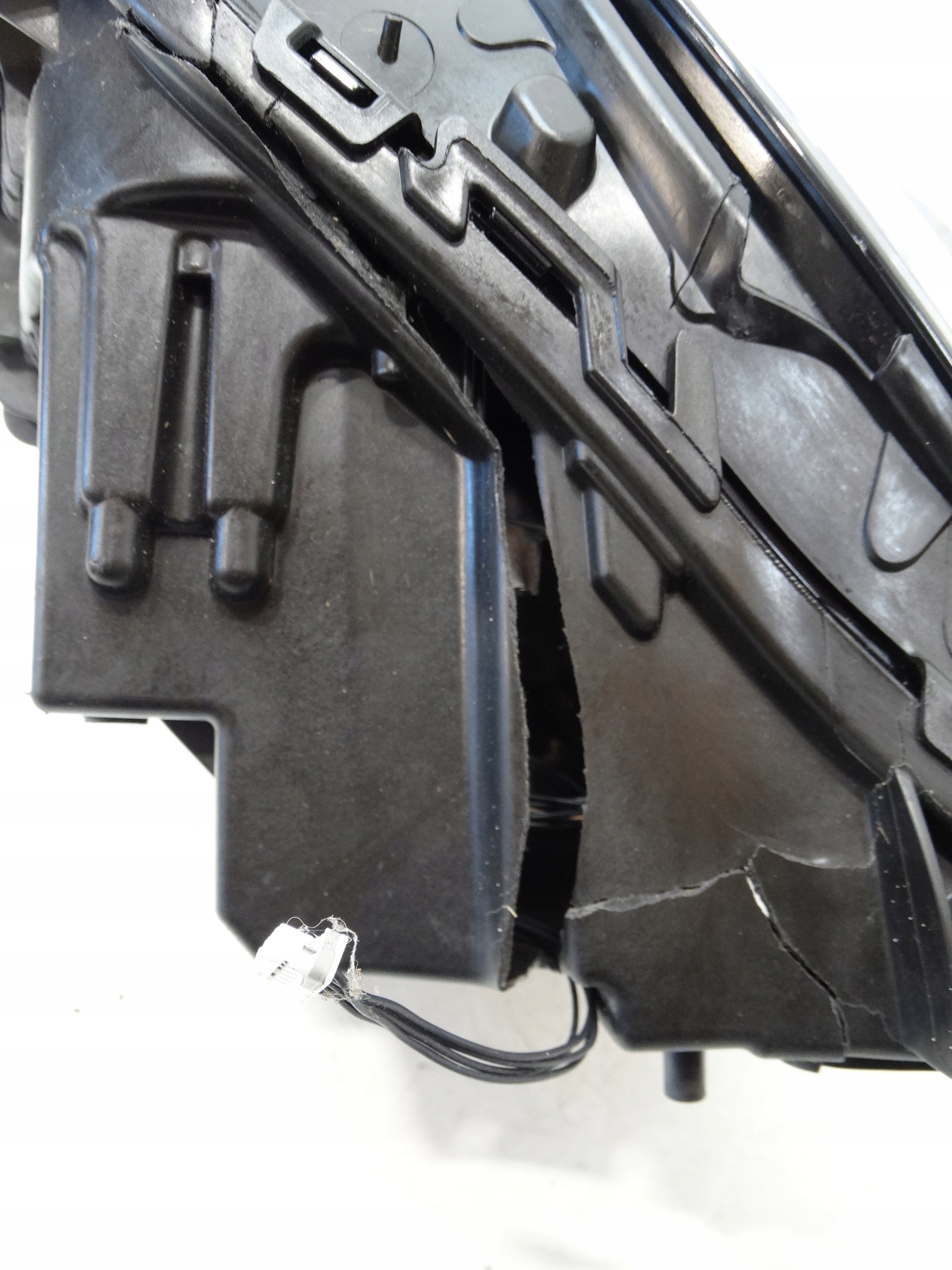 light REFLEKTOR left front MERCEDES GLC X254 12130030210L