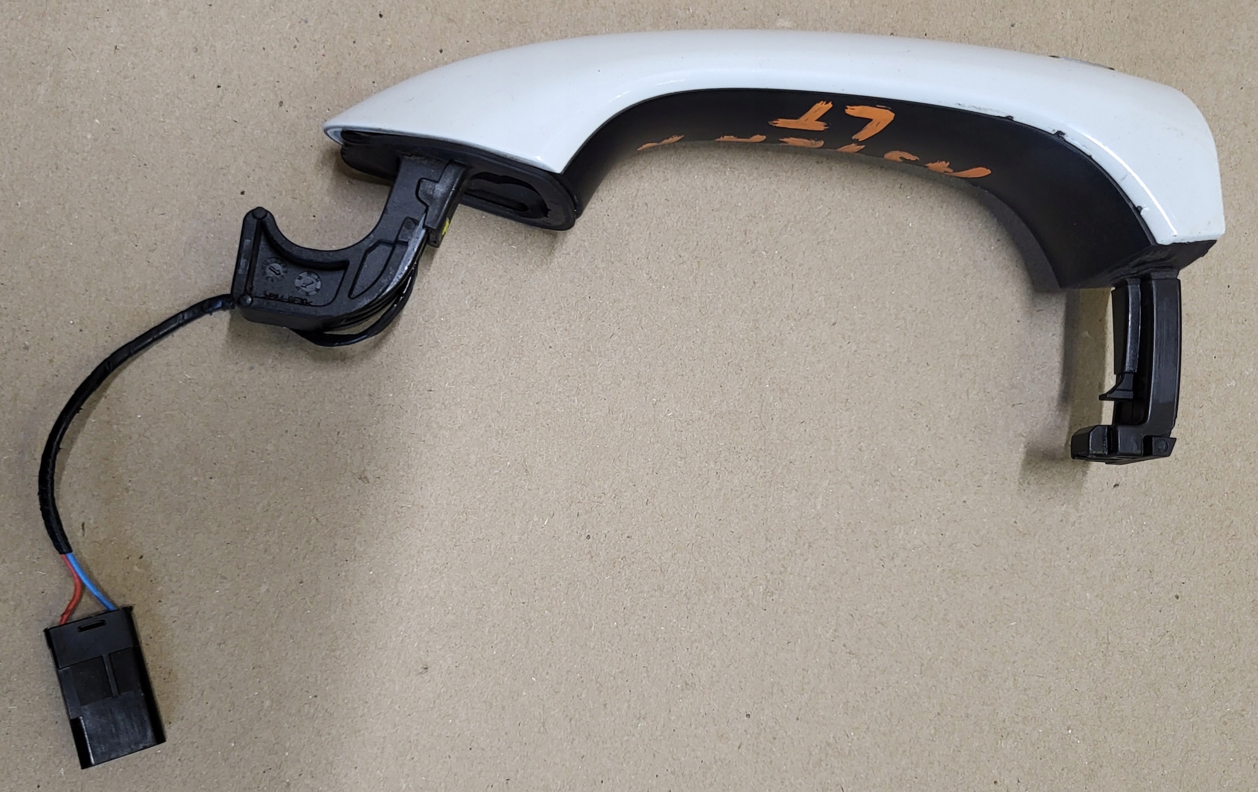 handle exterior door left rear part sensor KEYLESS OPEL ASTRA V K BIALA OE EU