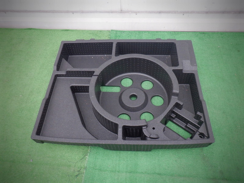 Audi Q3 8U пенополистирол багажника 8U0012109F