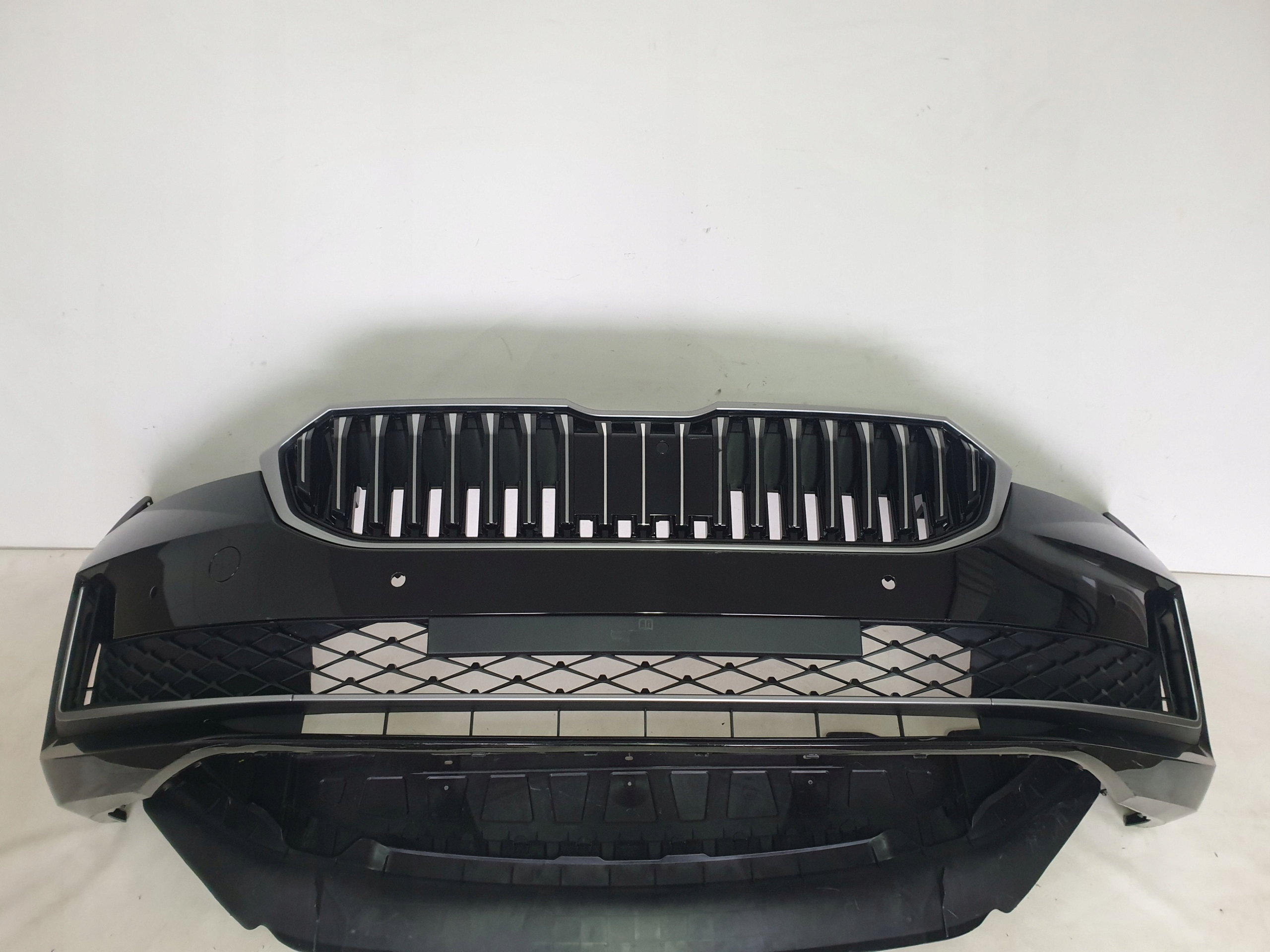 SKODA SUPERB IV 3P0 23-> bumper front front 4 x PDC cover 3P0807221