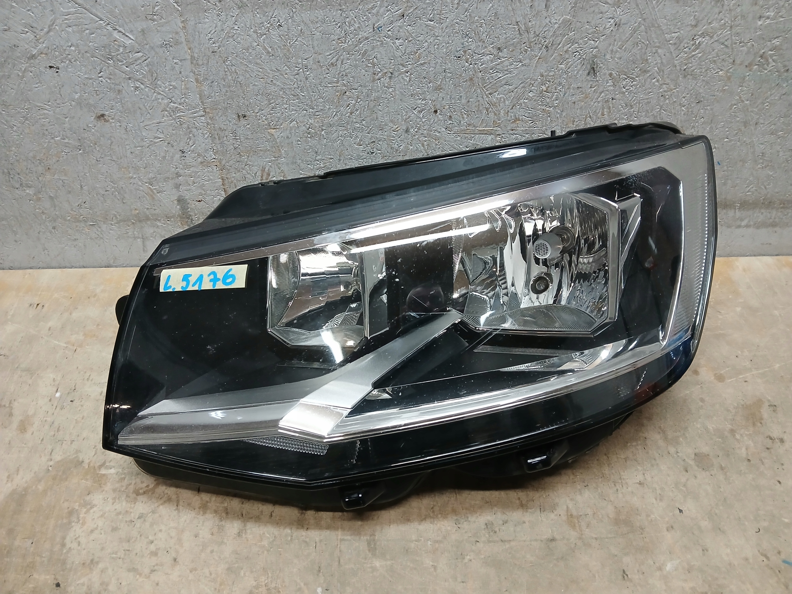 light front left VW T6 7E1941005A